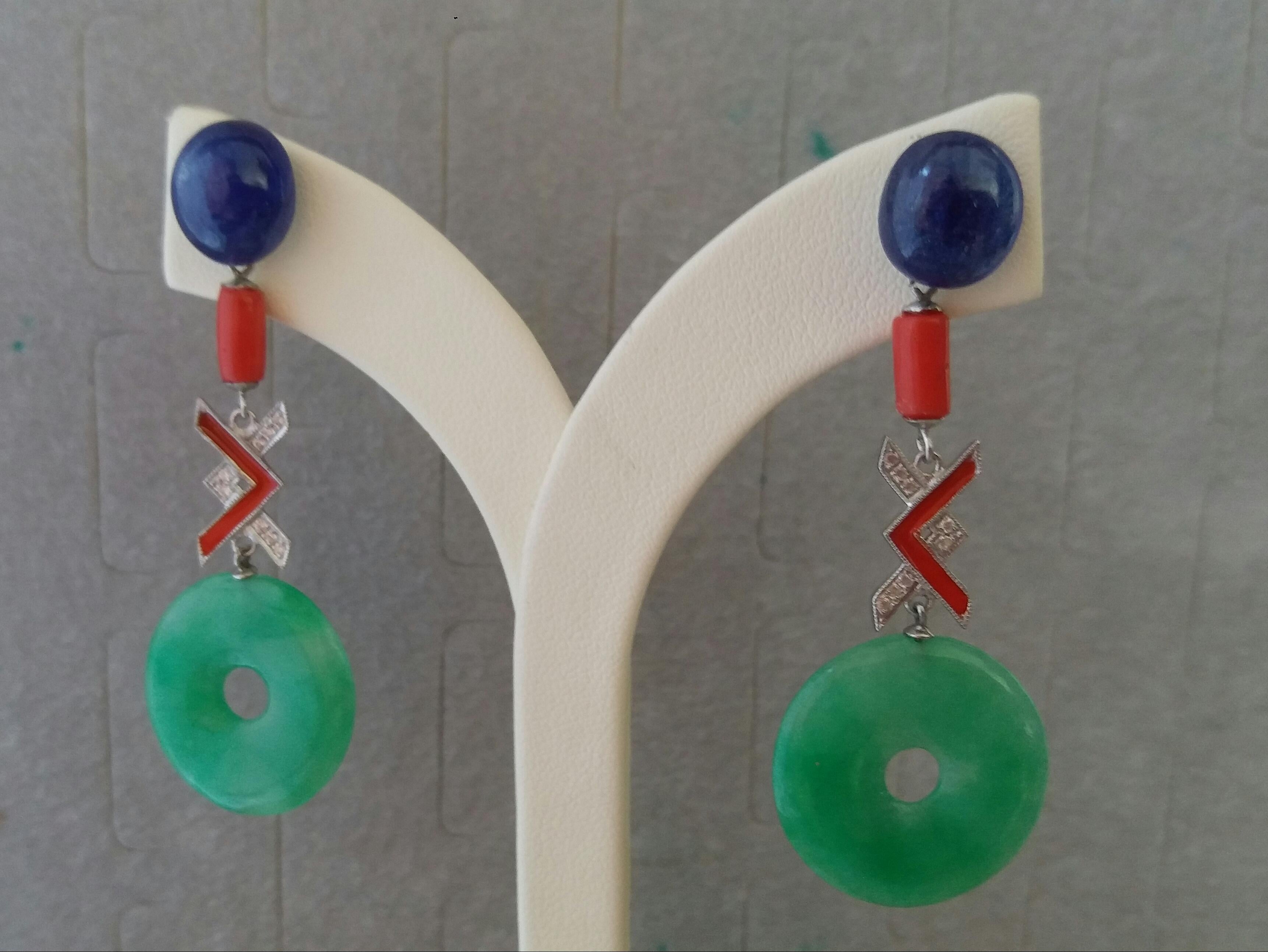 Taglio misto Orecchini pendenti in stile Art Deco con giada, zaffiro blu e smalto in oro 14K e diamanti in vendita