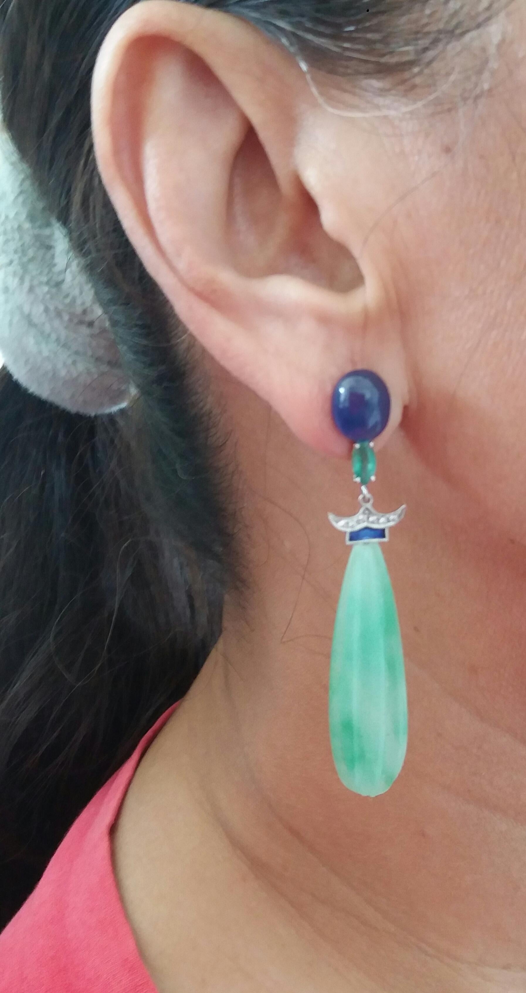 Boucles d'oreilles en goutte de style Art déco en jade, saphirs bleus, émeraudes, or, émail et diamants en vente 6