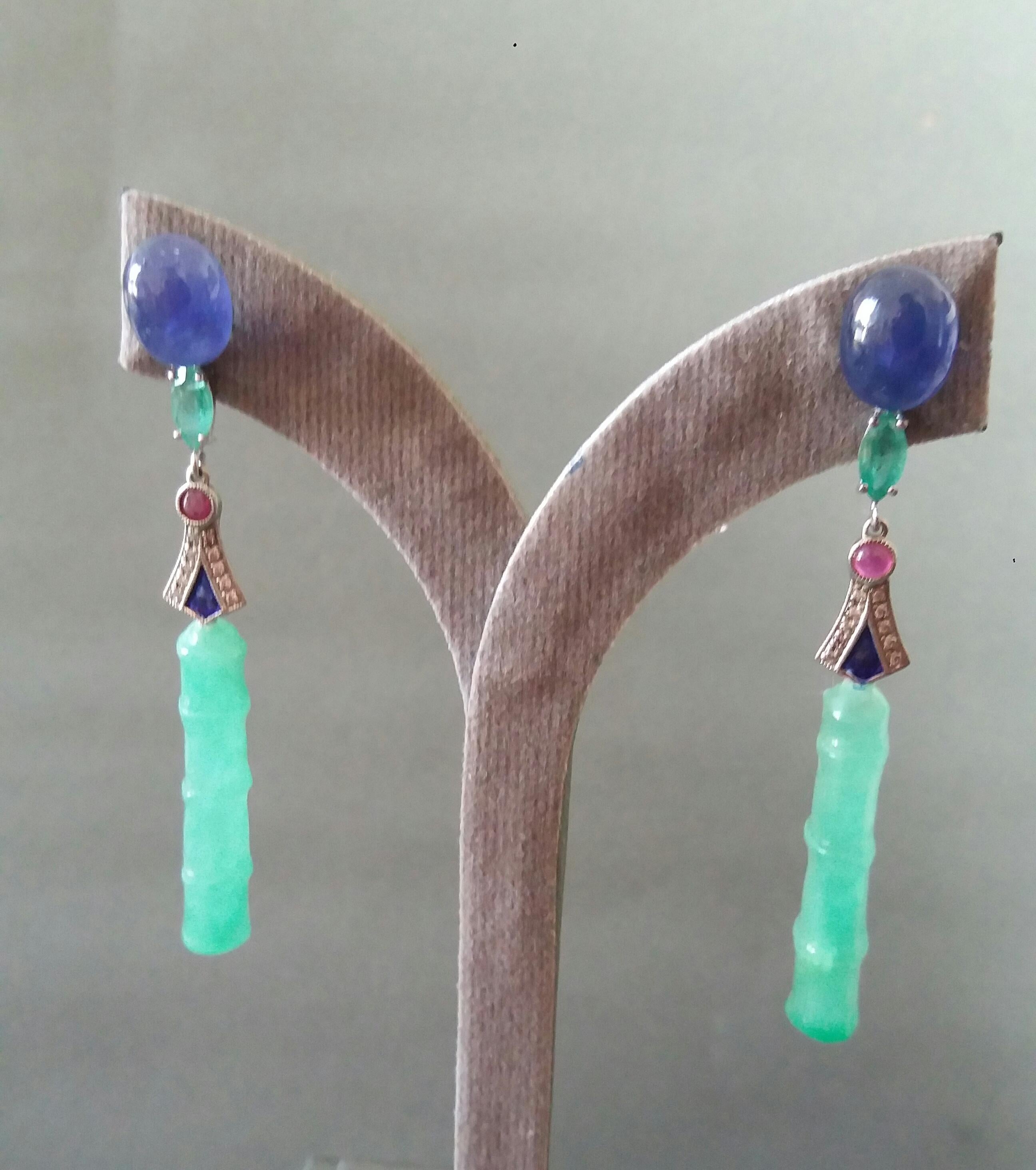 Orecchini in stile Art Déco di giada, zaffiri blu, rubini, smeraldi, oro, smalto e diamanti in vendita 3