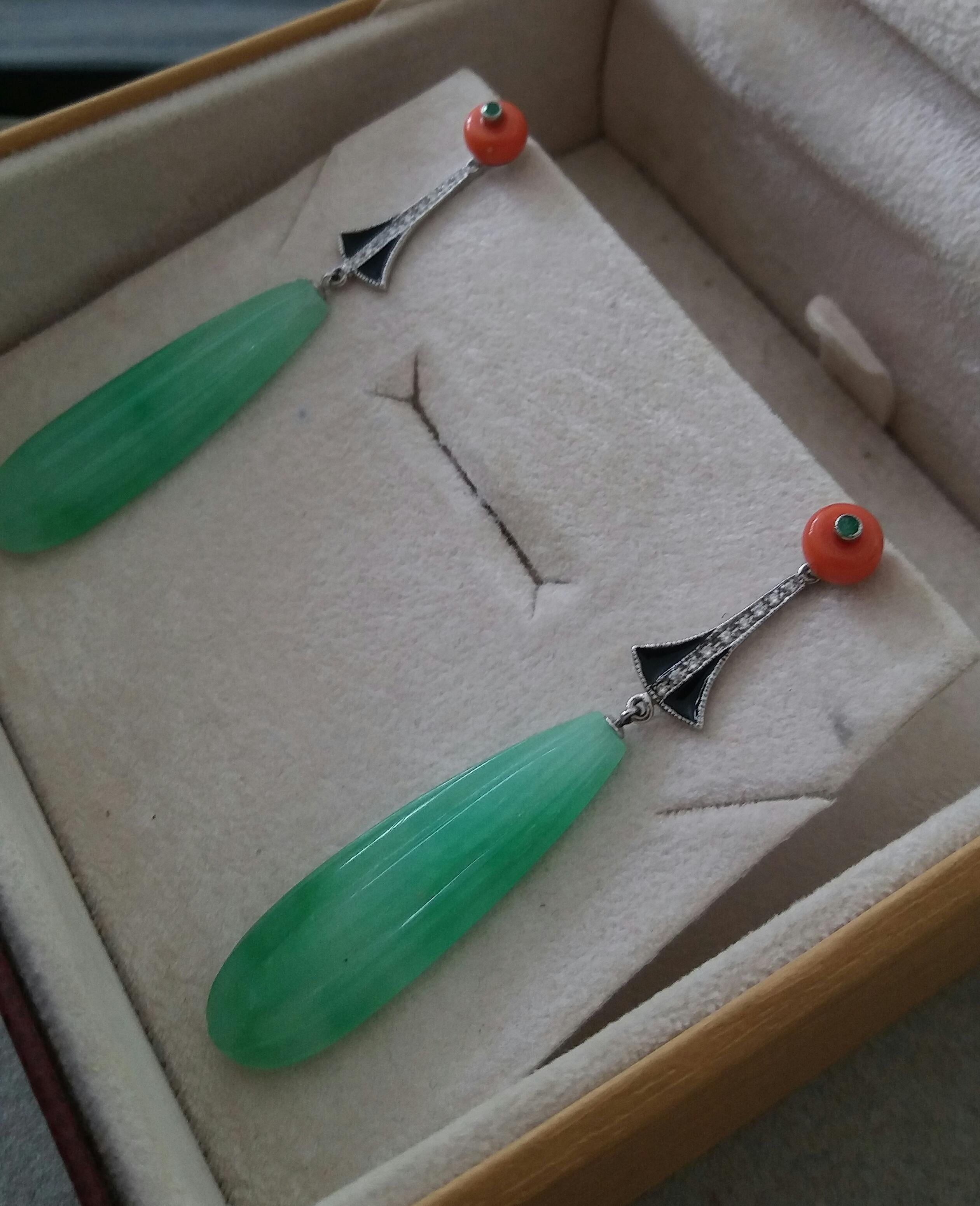 Art Deco Style Jade Coral Emeralds Black Enamel Gold Diamonds Drops Earrings In Good Condition For Sale In Bangkok, TH