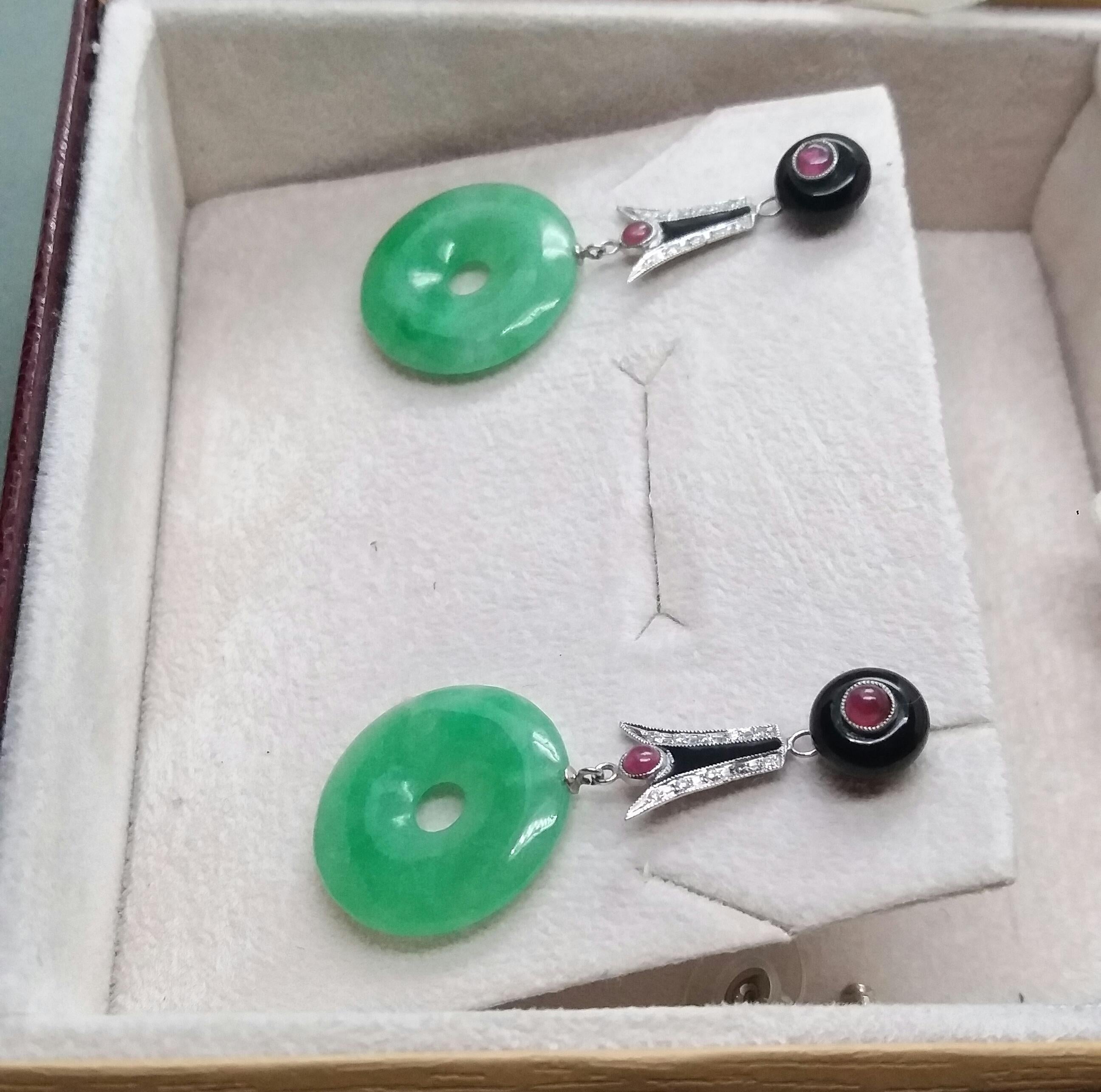 Orecchini in stile Art Deco con ciambelle di giada, oro e diamanti, rubino e onice nero. in vendita 6