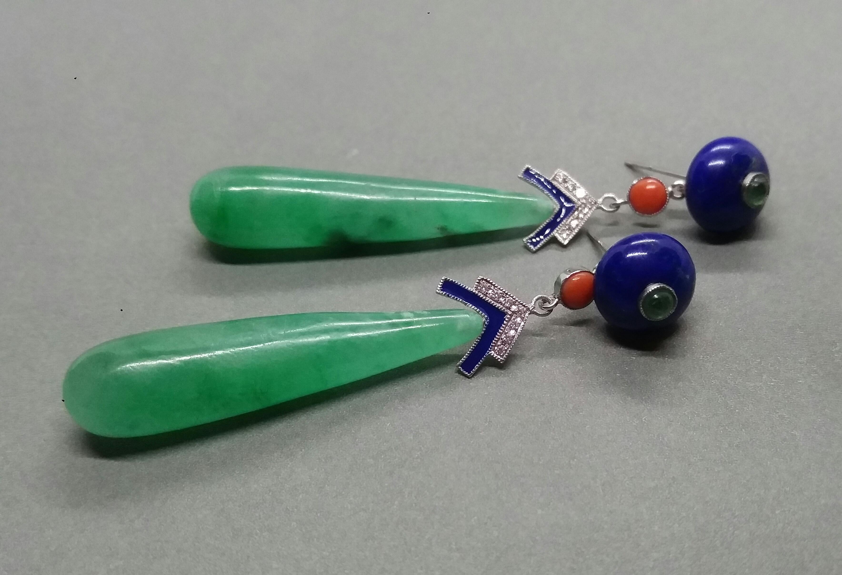 Art Deco Stil Jade Lapislazuli Gold Smaragde Diamanten Emaille Tropfen-Ohrringe (Gemischter Schliff) im Angebot