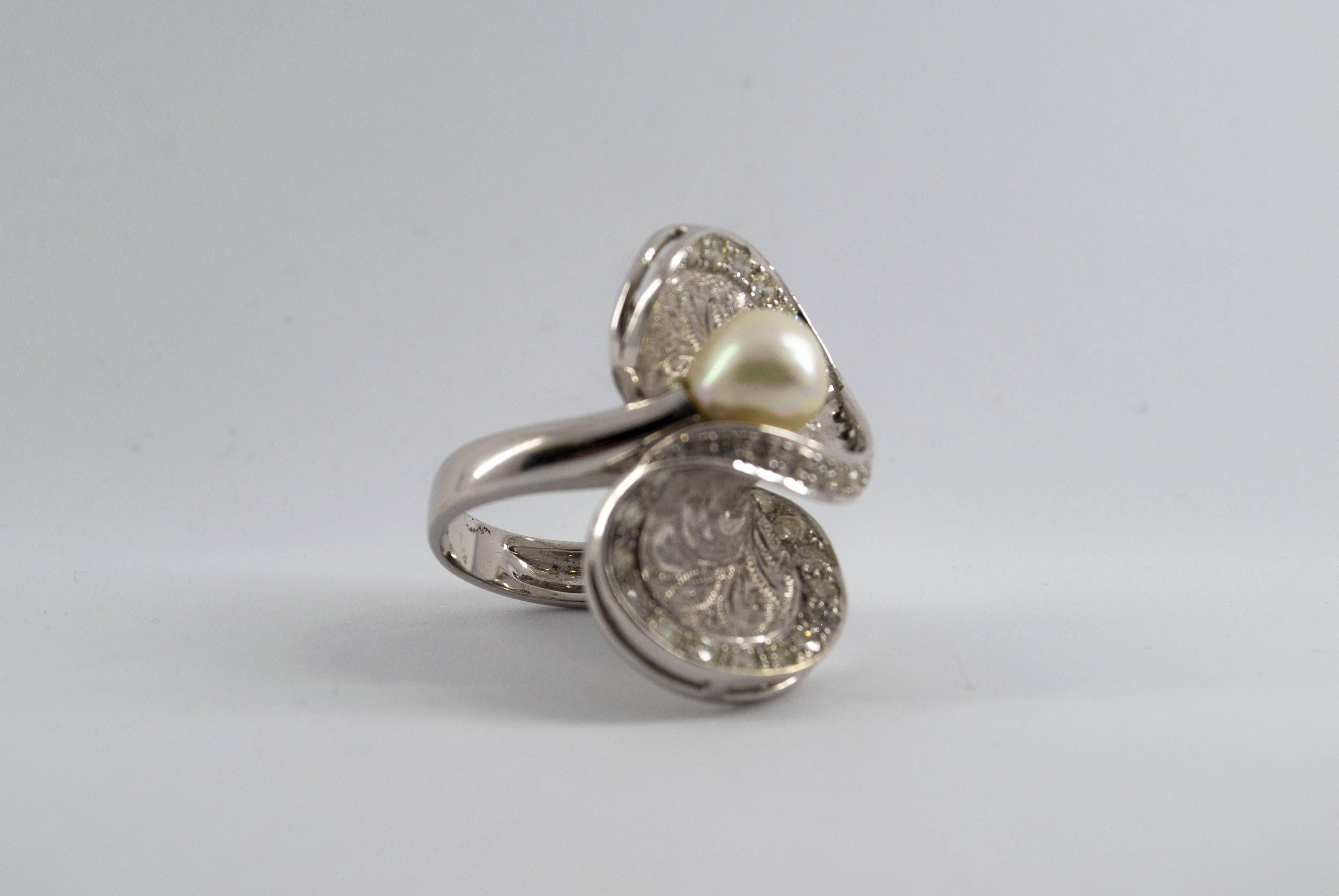 Anello da cocktail con perla giapponese in stile Art Deco e diamante bianco da 2,35 carati in oro bianco in vendita 1