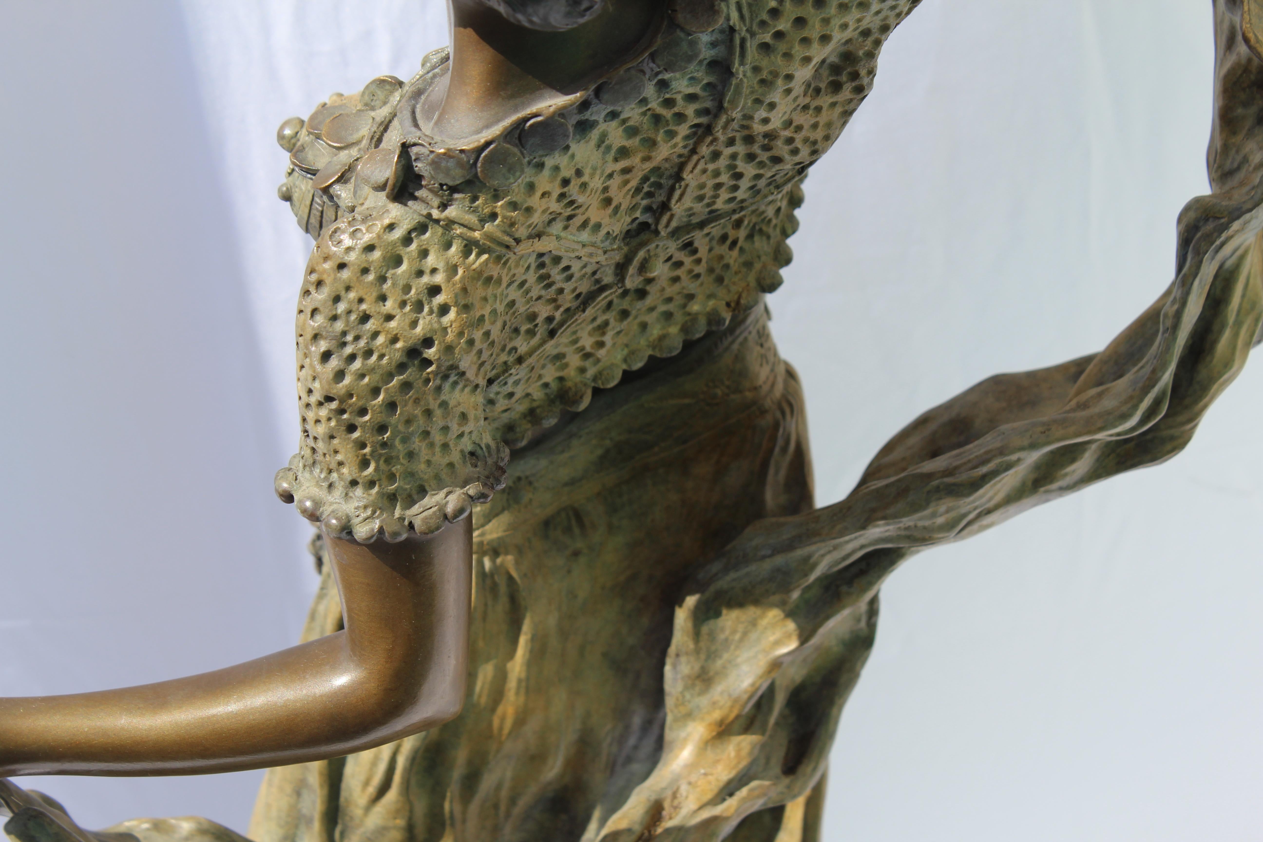 Art deco Stil , Dame in östlicher Tanzpose , Bronze , Groß  (Ende des 20. Jahrhunderts) im Angebot
