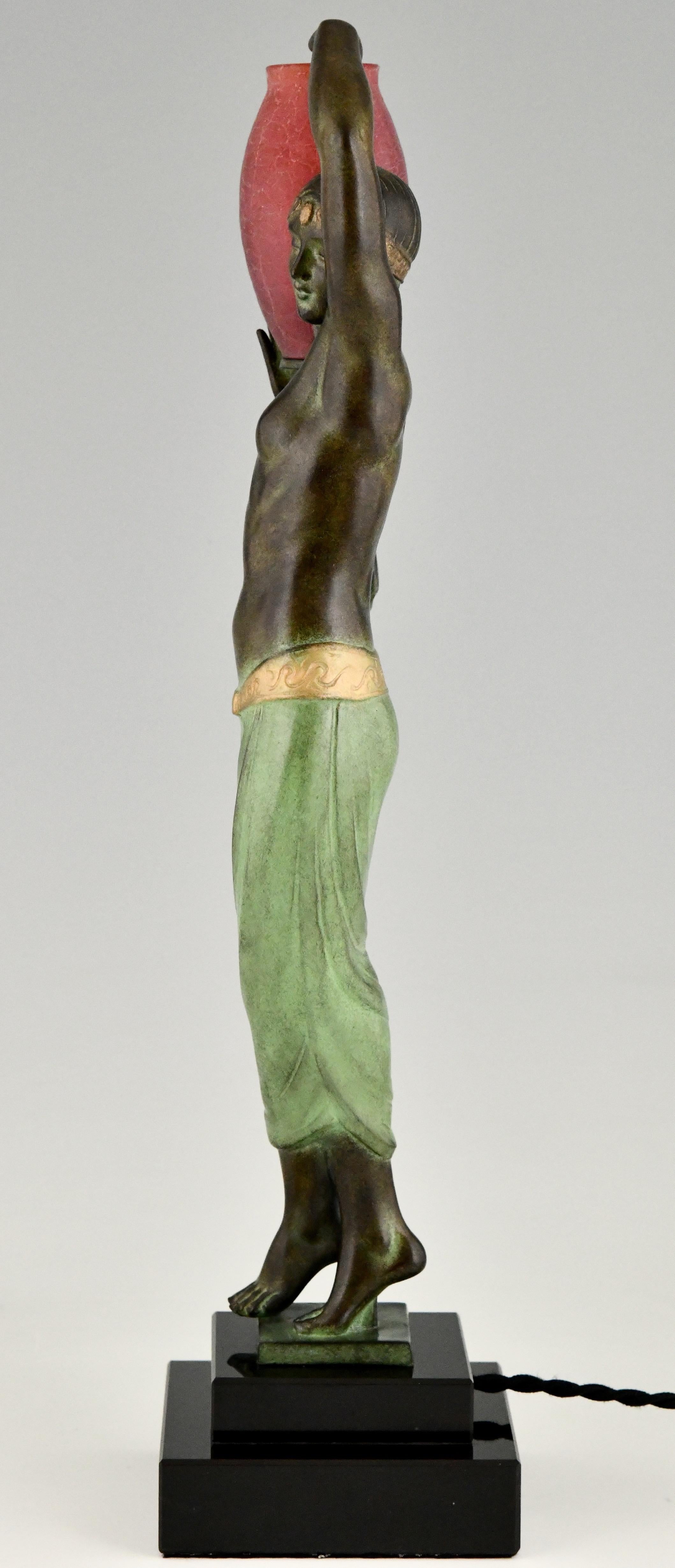 Lampenskulptur im Art déco-Stil, Aktskulptur im Art déco-Stil mit Vase Le Faguays Max Le Verrier Odalisque (Handgefertigt) im Angebot