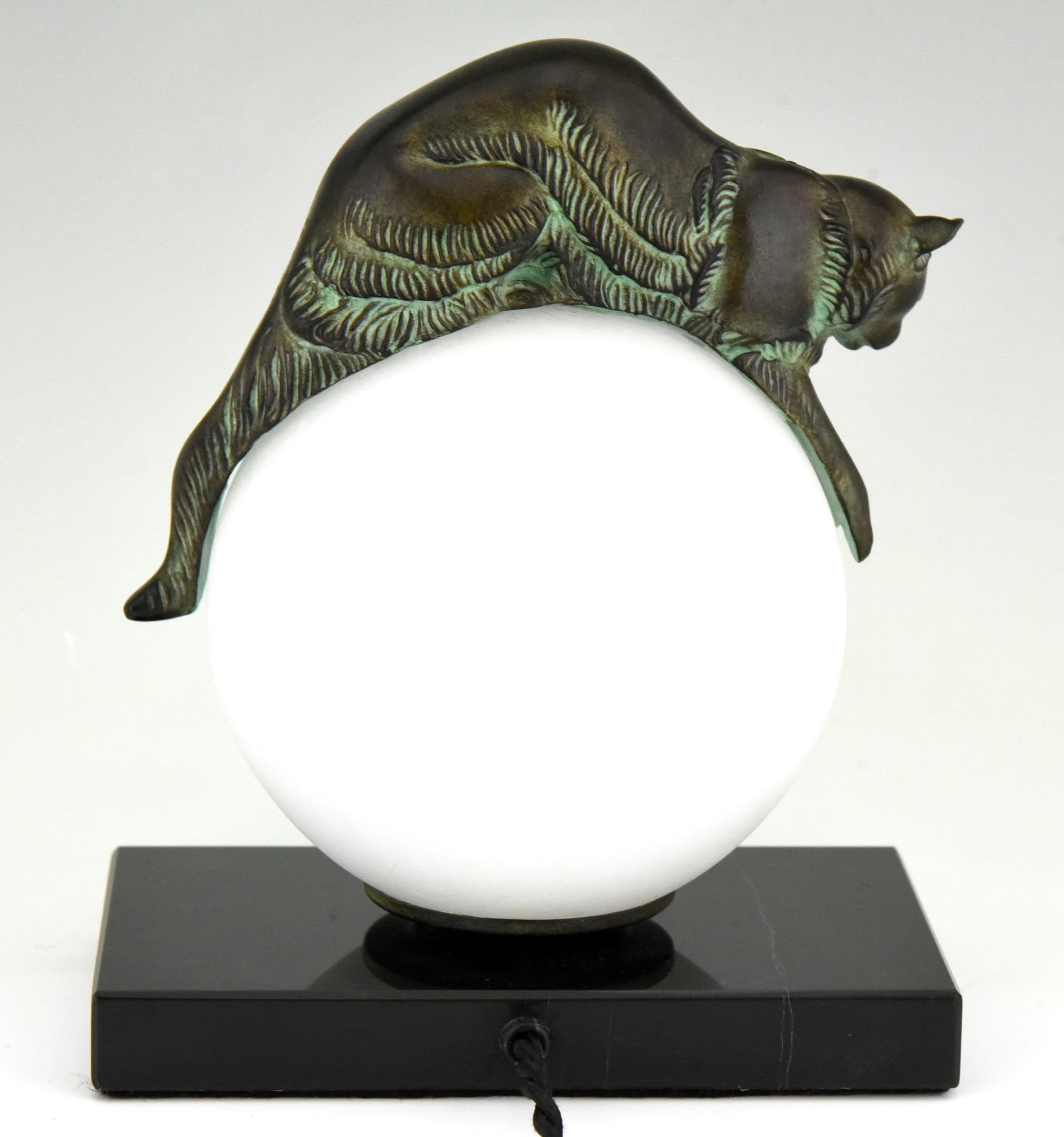 Art Deco style lamp with cat EQUILIBRE signed Gaillard for Max Le Verrier. In New Condition In Antwerp, BE