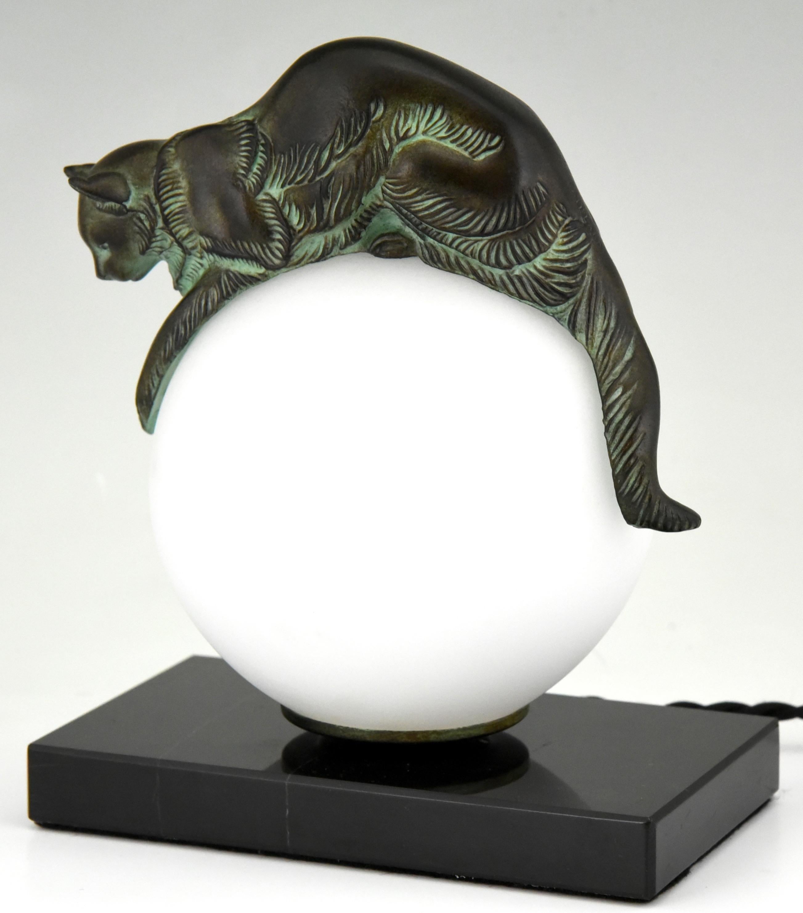 Metal Art Deco style lamp with cat EQUILIBRE signed Gaillard for Max Le Verrier. For Sale