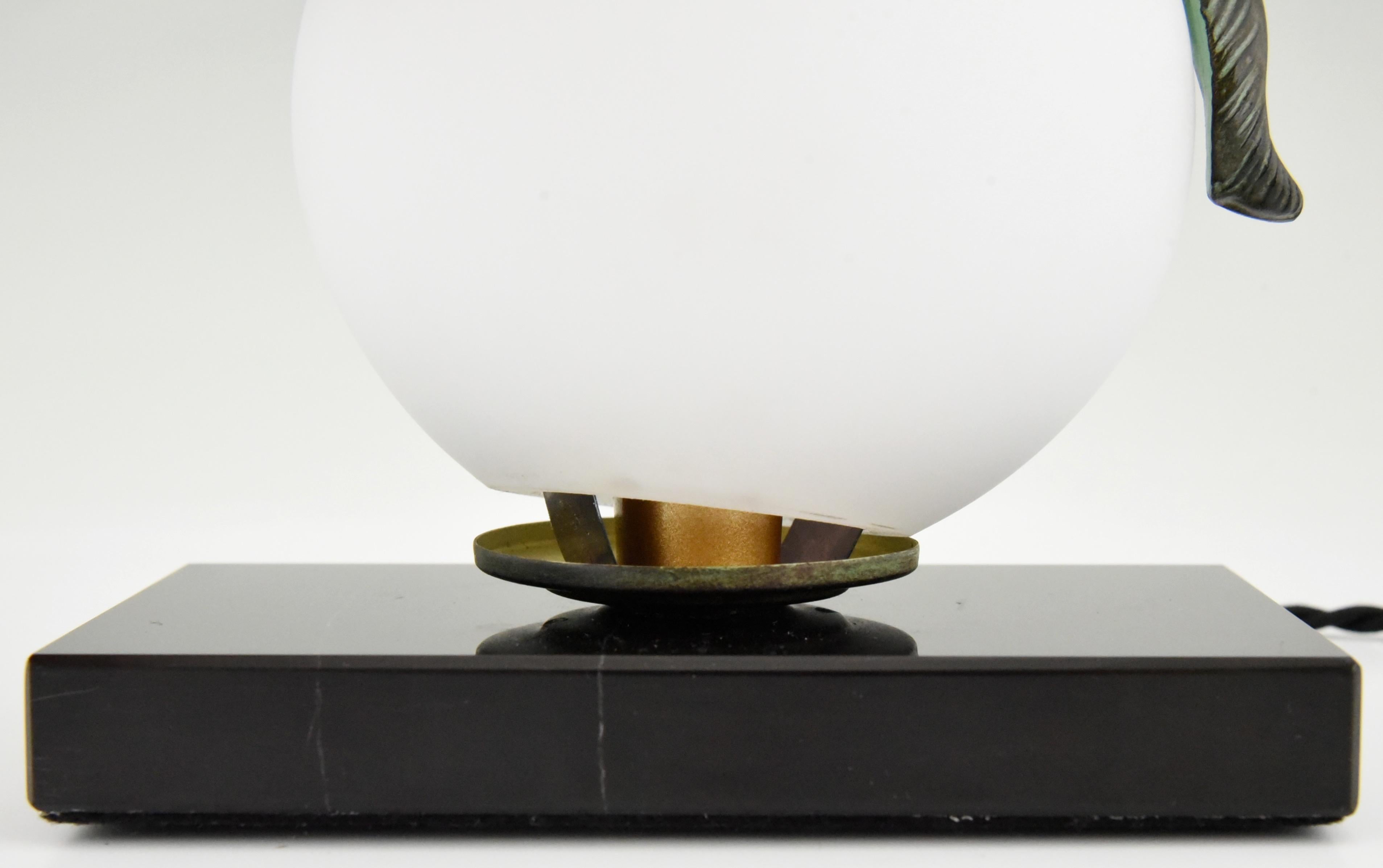 Art Deco style lamp with cat EQUILIBRE signed Gaillard for Max Le Verrier. For Sale 2