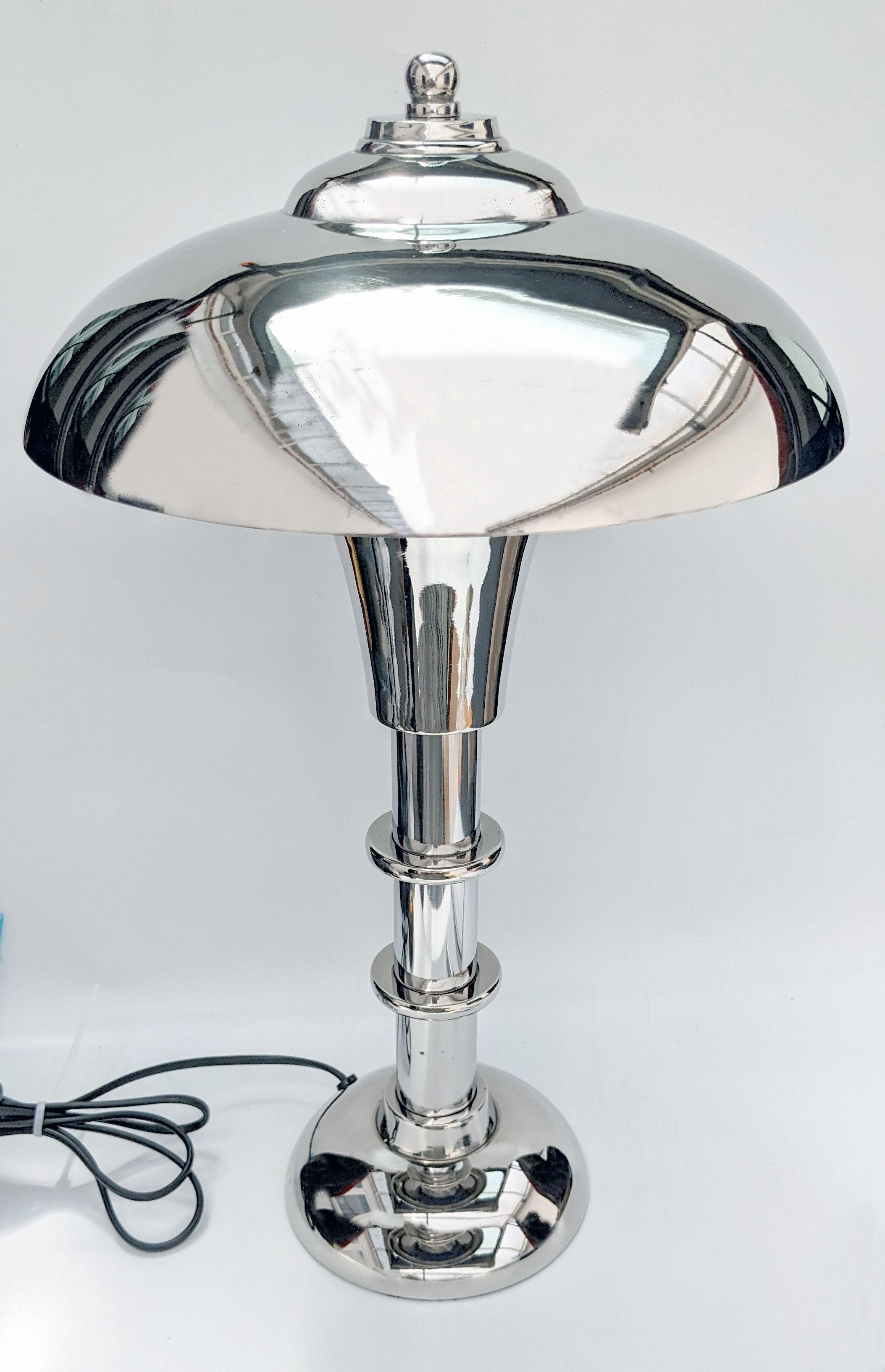 Anglais Paire de lampes de table industrielles de style Art Déco, assorties, de l'Age Machine en vente