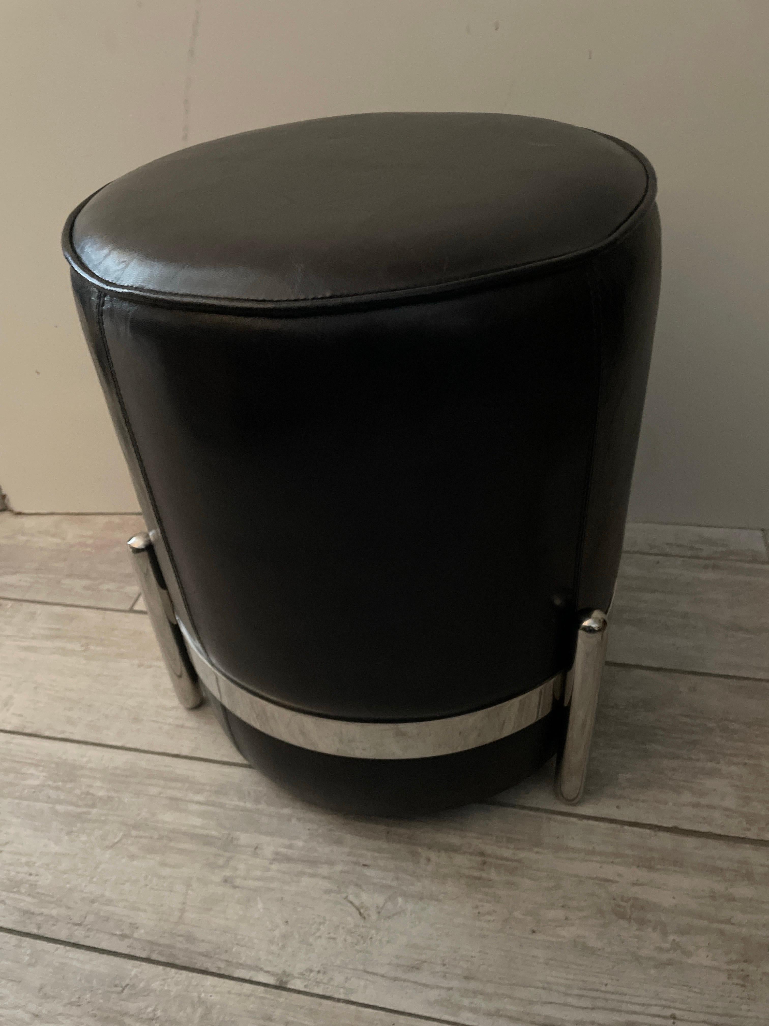 Taburete de Cuero y Cromo Estilo Art Decó en venta 3