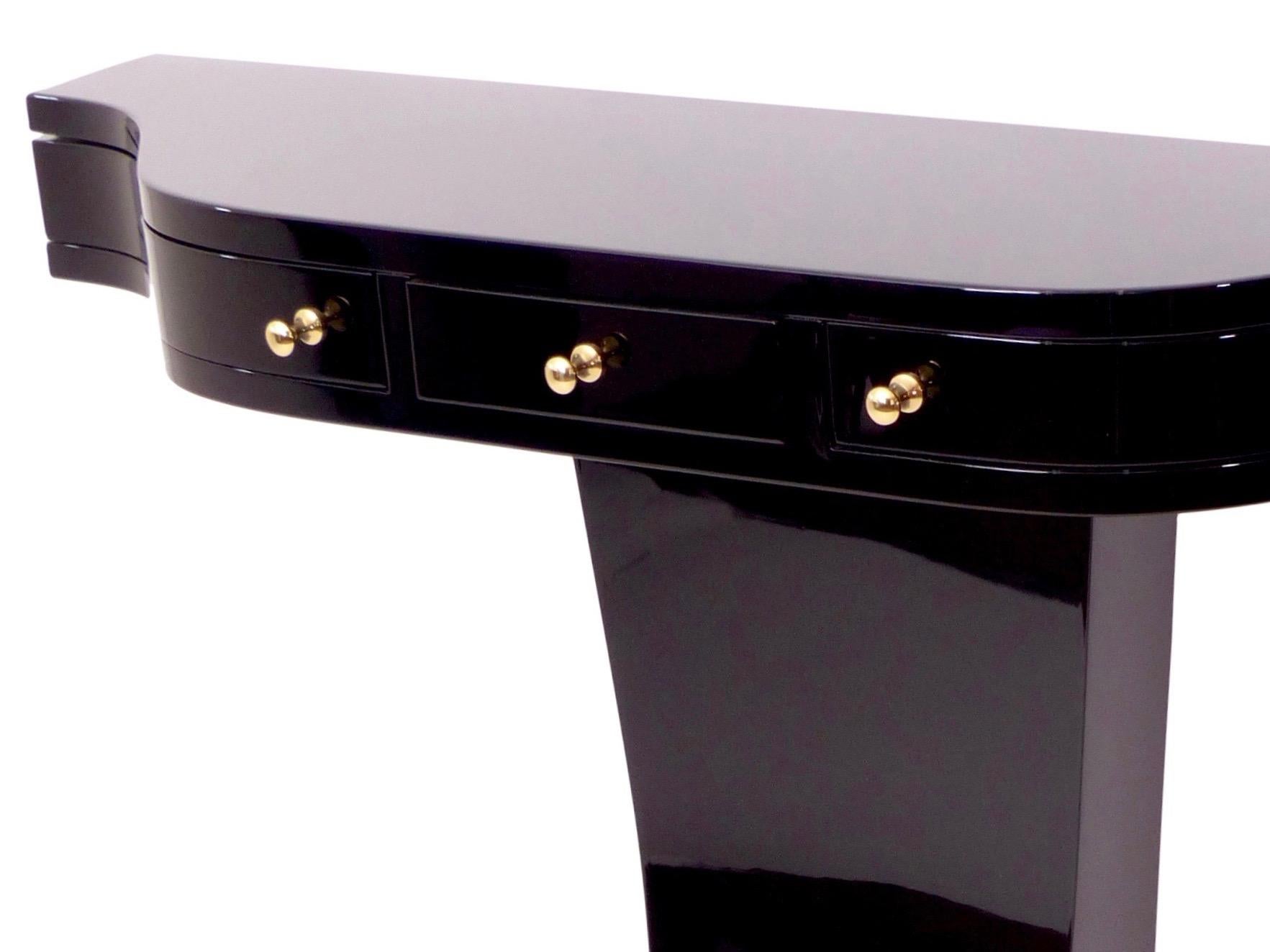 Art Deco Stil Kleiner gewellter Konsolentisch mit Schubladen in schwarzem Klavierlack (Geschwärzt)