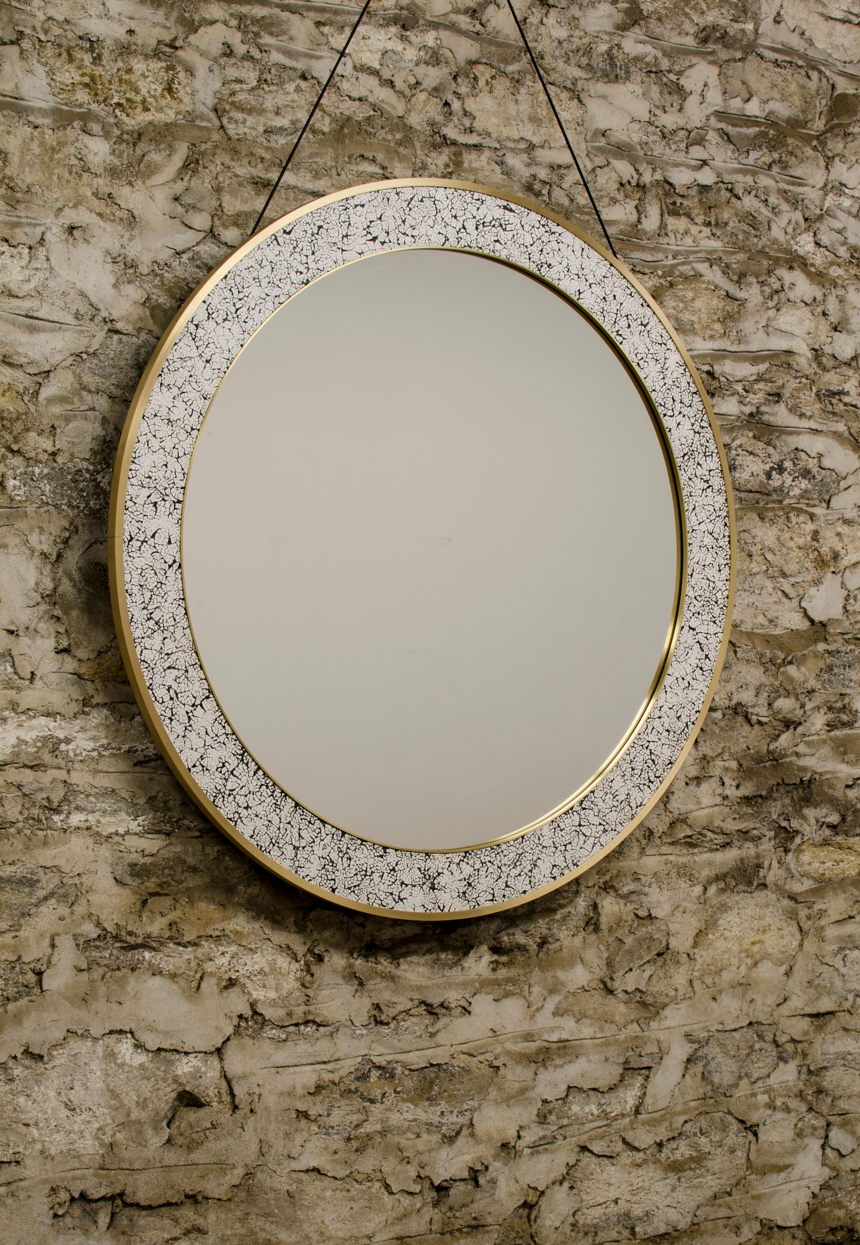 Art Deco Style L’Oeuf Mirror with Hand-Cracked Eggshell and Lacquer Frame In New Condition For Sale In Brooklyn, NY