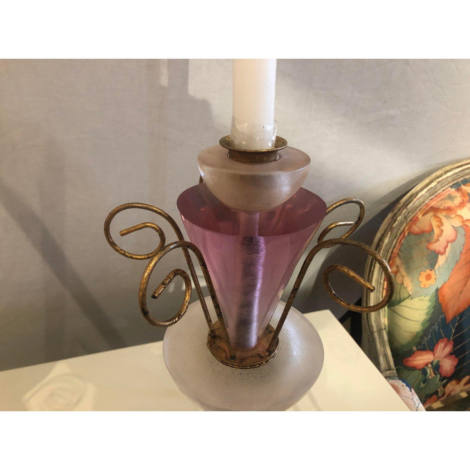 Candeliere in lucite e metallo dorato in stile Art Déco, una coppia in vendita 3
