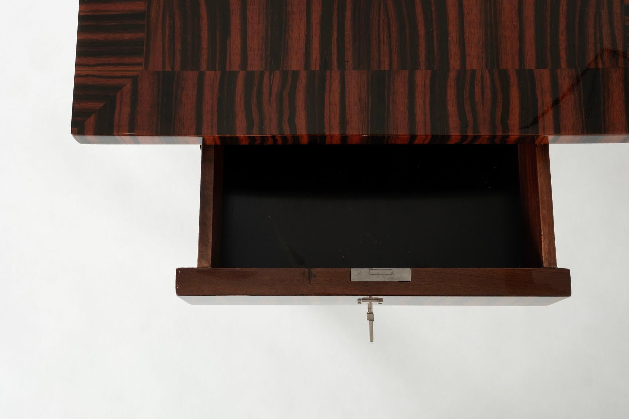 Scrivania laccata in ebano Macassar in stile Art Déco in vendita 7