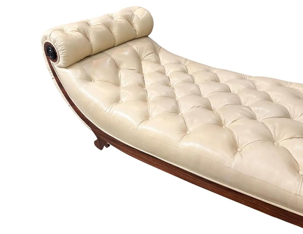Americano Letto da giorno a chaise in stile Art Deco in ebano Macassar e seta trapuntata in vendita