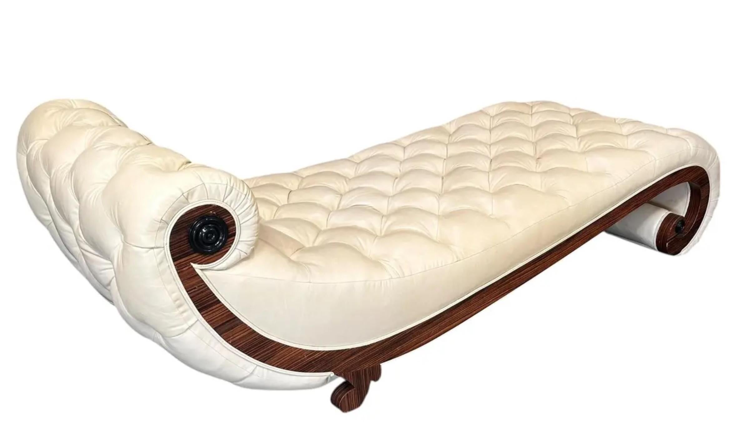 Letto da giorno a chaise in stile Art Deco in ebano Macassar e seta trapuntata In condizioni buone in vendita a LOS ANGELES, CA