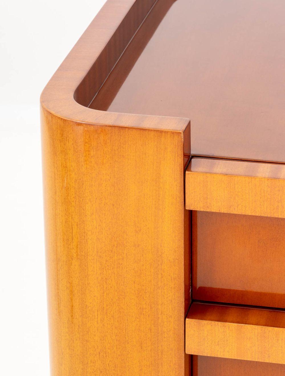 Art Deco Style Mahogany Chest of Drawers In Good Condition For Sale In Astoria, NY