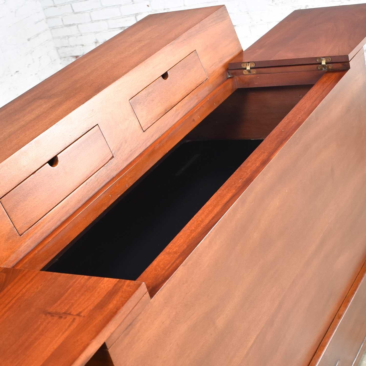 Art Deco Style Mahogany Entry Desk or Bar by IMA S.A. Bogota, Colombia For Sale 3