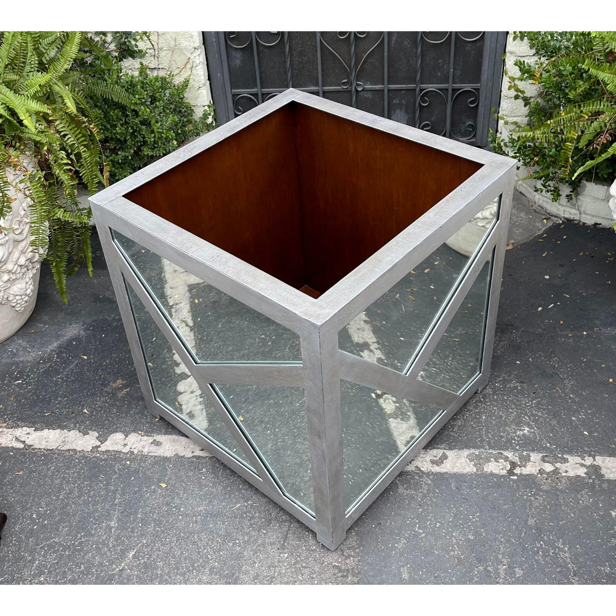 Art Deco Style Mahogany Lined Mirrored Iron Planter, 1990s In Good Condition For Sale In LOS ANGELES, CA