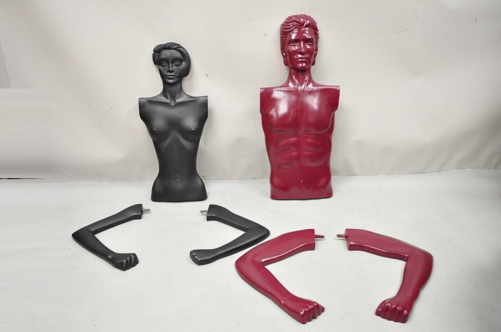 Fibre de verre Mannequin d'art de style Art Déco représentant un homme et une femme sur un torse rouge et noir