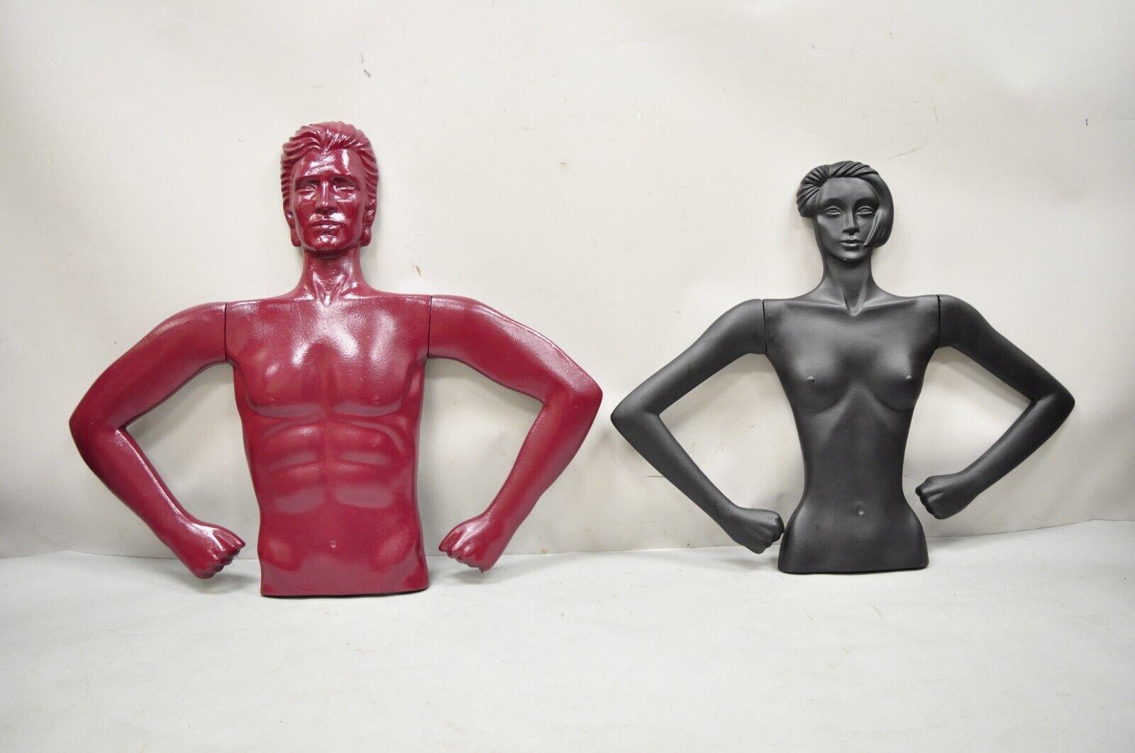 Mannequin d'art de style Art Déco représentant un homme et une femme sur un torse rouge et noir 2