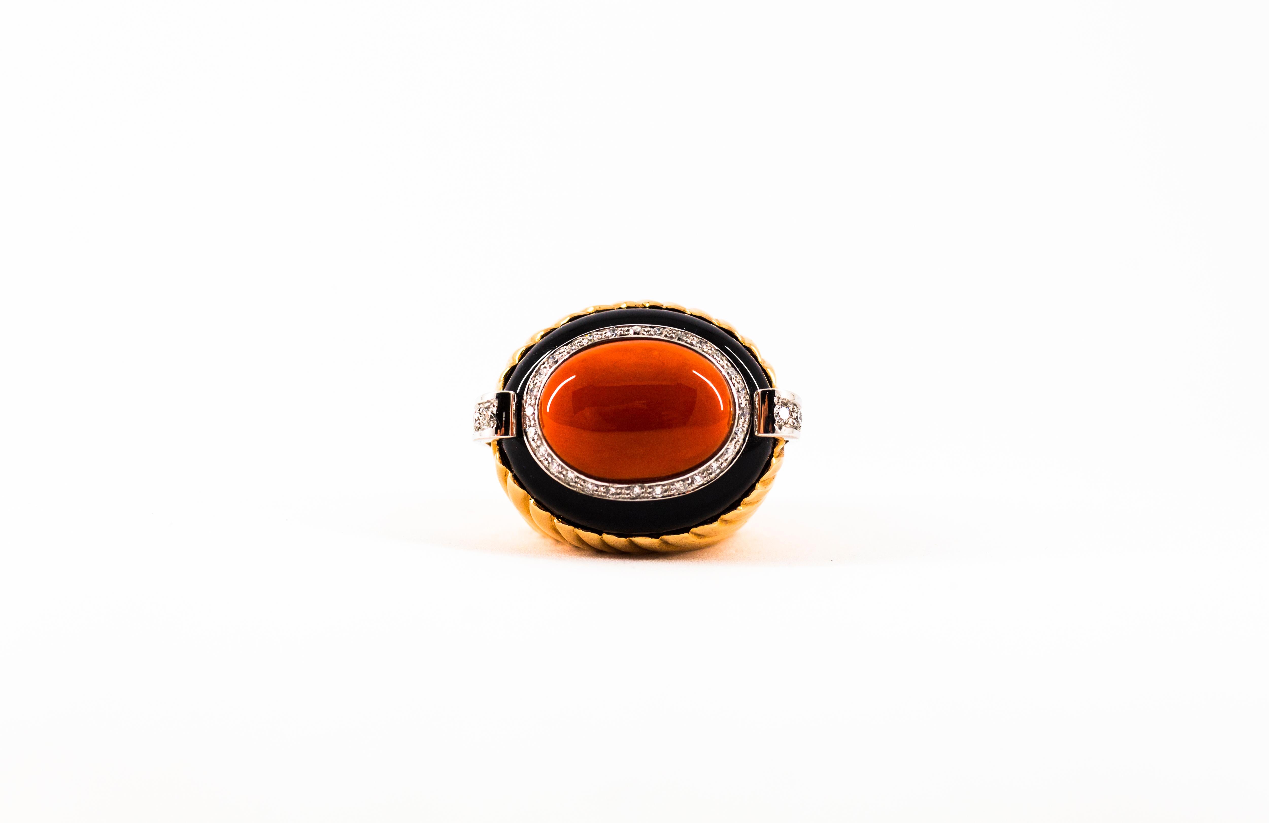 Bague cocktail en or jaune de style Art déco avec corail méditerranéen, onyx et diamants blancs en vente 5