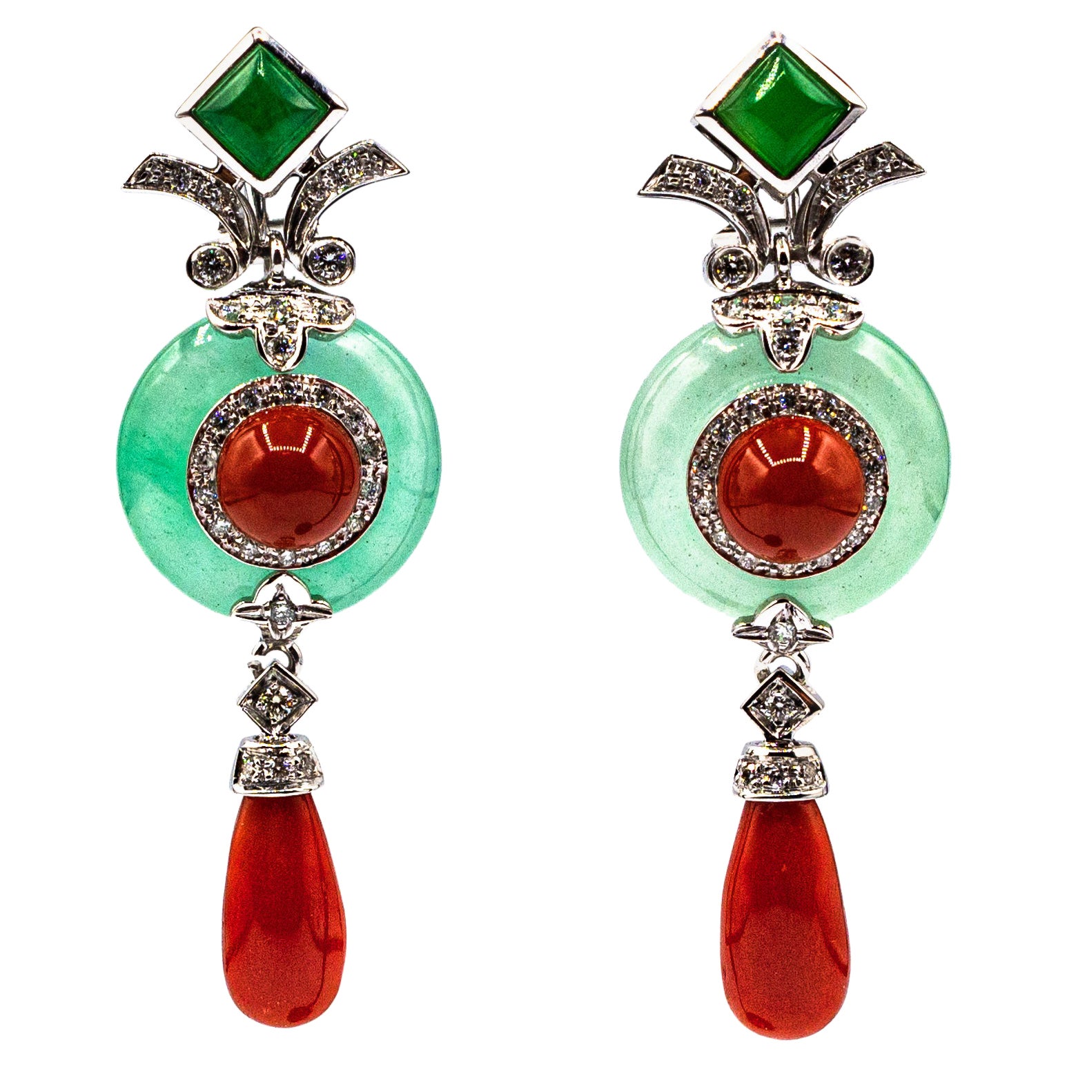 Boucles d'oreilles de style Art déco en or blanc, corail rouge méditerranéen, diamant blanc et jade