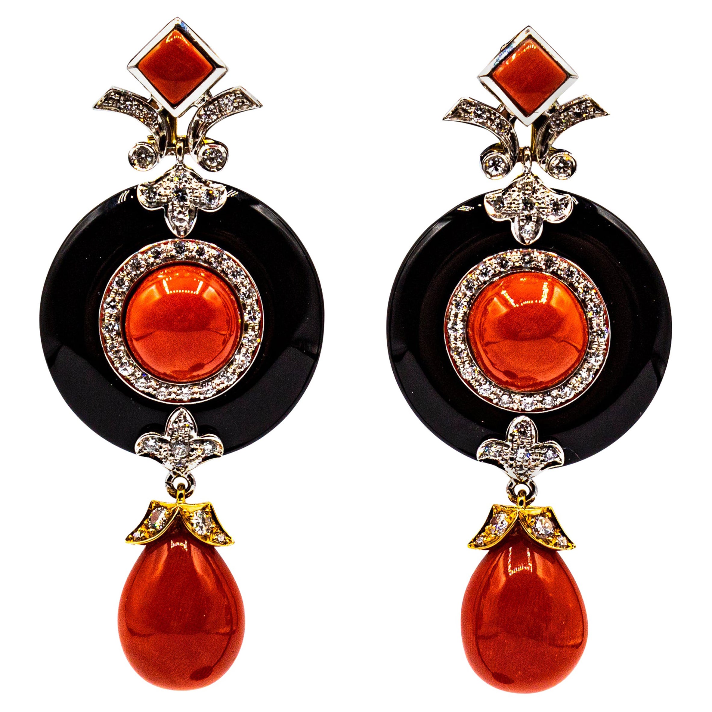 Onyx-Weißgold-Ohrringe im Art déco-Stil mit mediterraner roter Koralle und weißen Diamanten