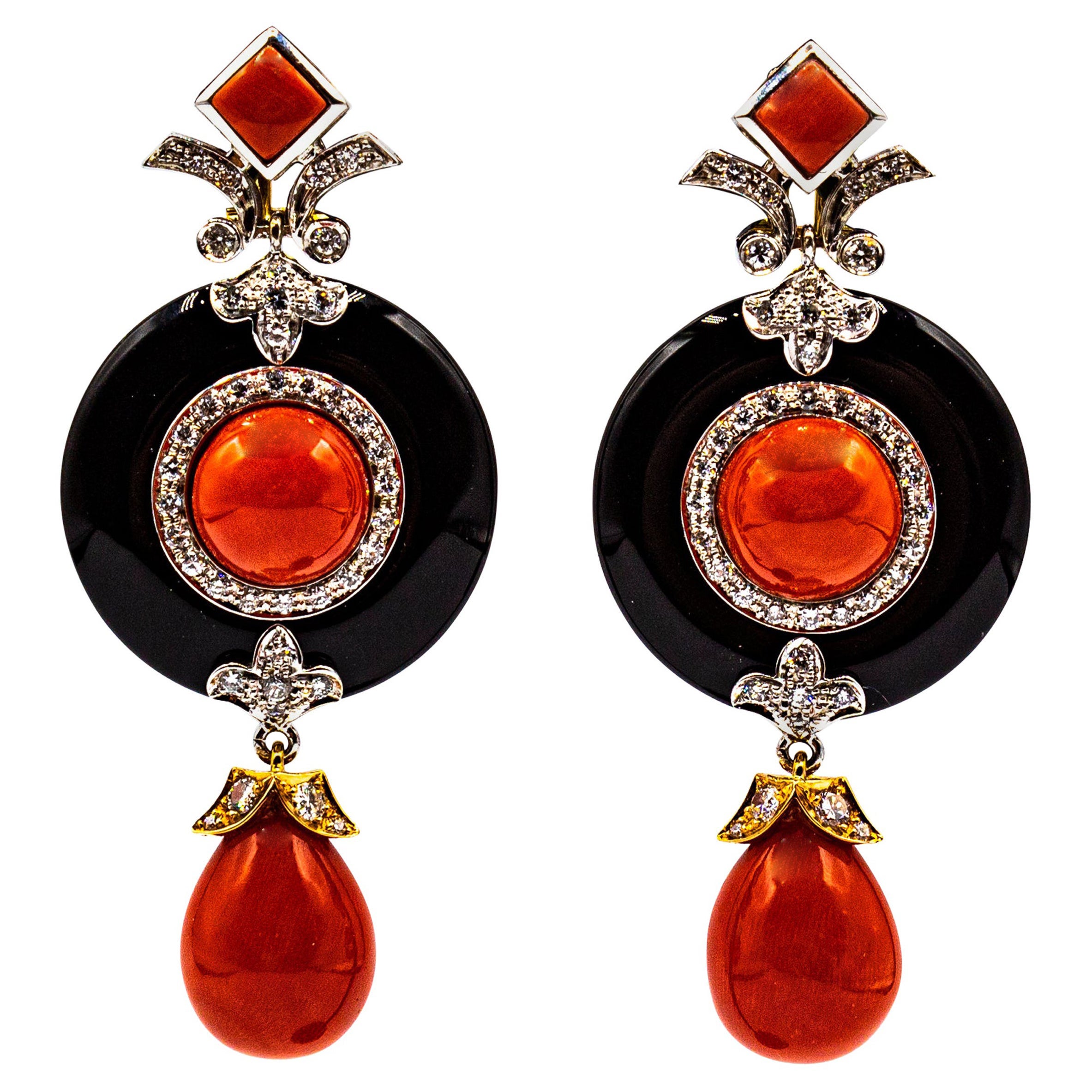 Orecchini in oro bianco con diamante bianco e corallo rosso mediterraneo in stile Art Deco in vendita