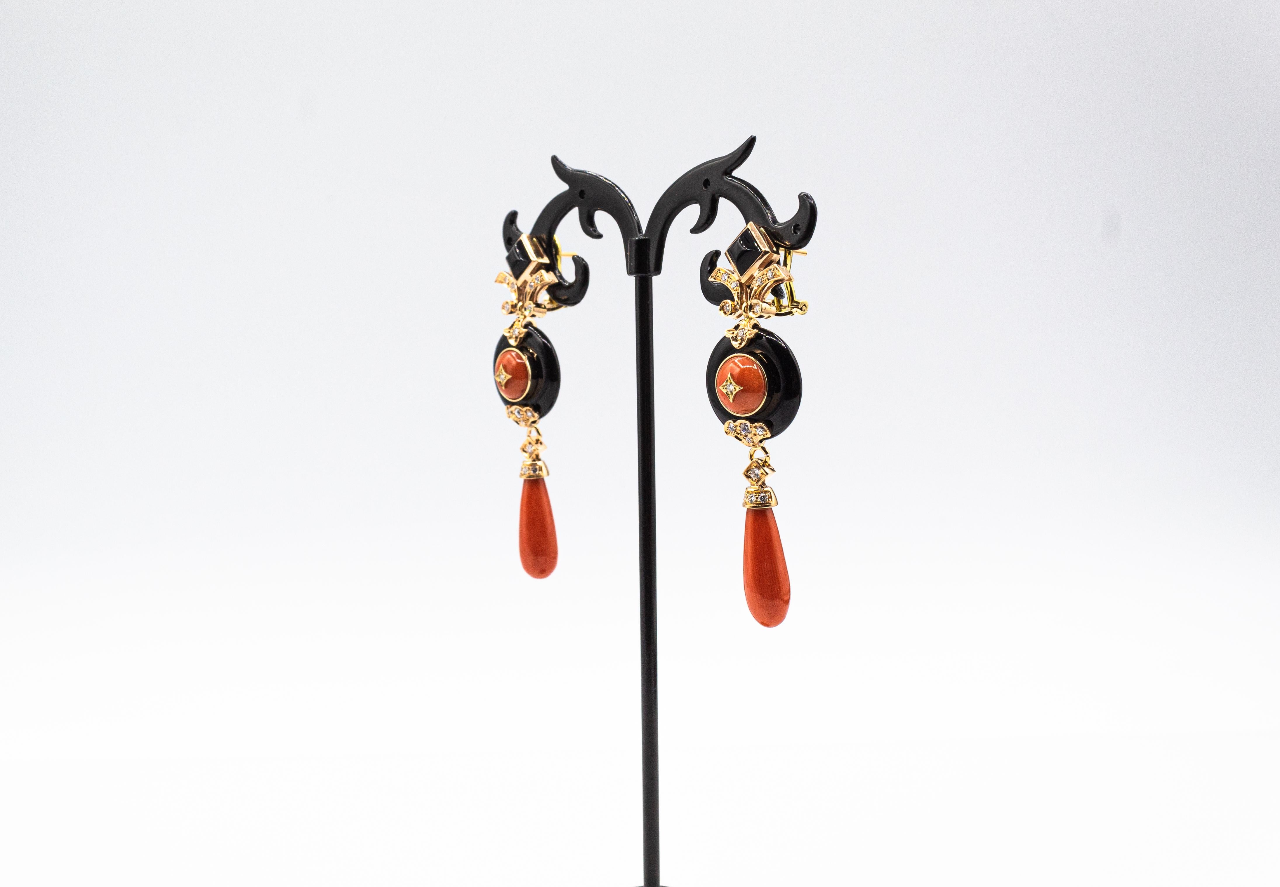 For any problems related to some materials contained in the items that do not allow shipping, please contact the seller with a private message to solve the problem.
We can ship every piece of our 1stdibs catalog worldwide.

These Clip-On Earrings