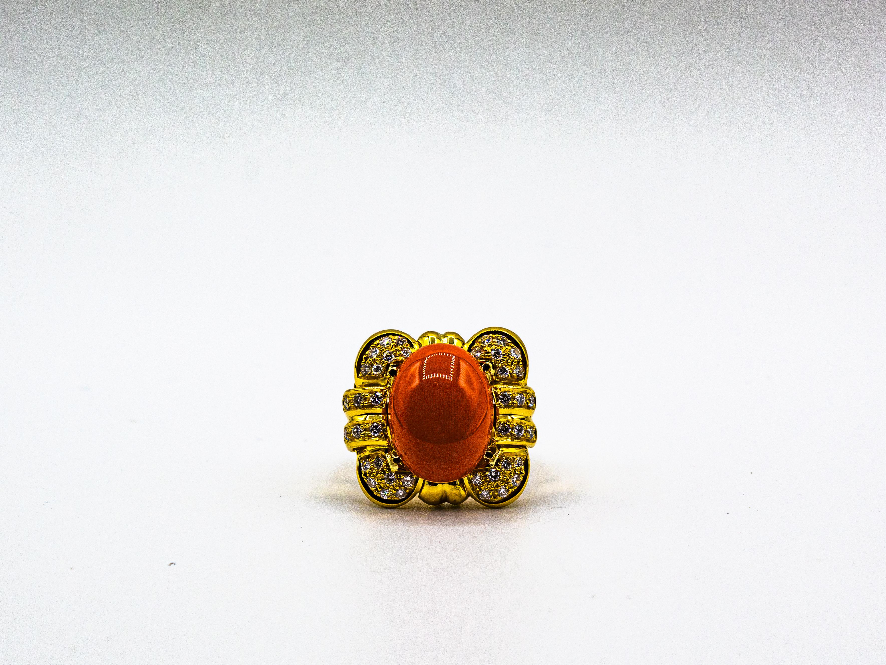 Bague cocktail de style Art déco en or jaune avec corail rouge méditerranéen et diamants blancs en vente 10
