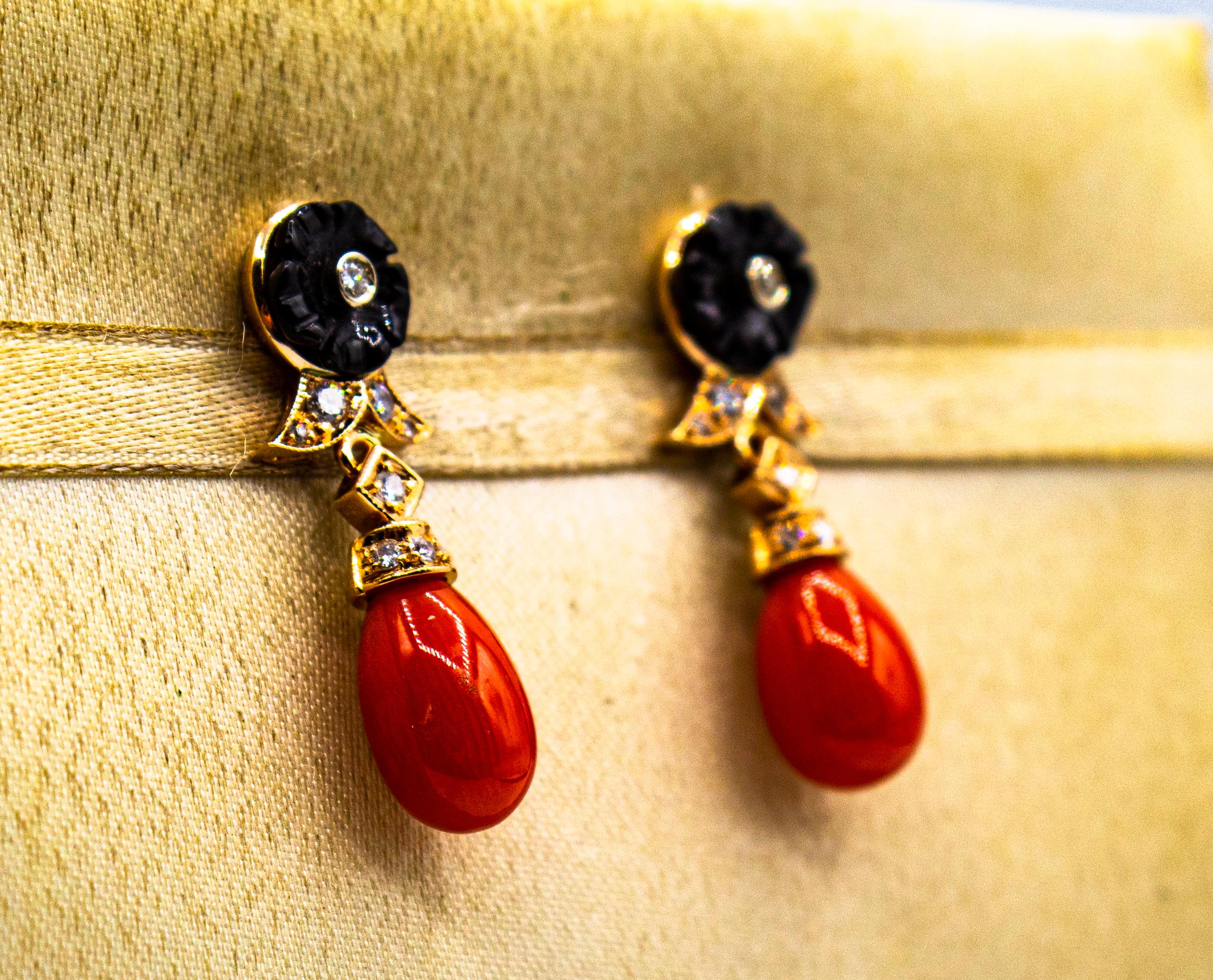 Art Deco Style Mediterranean Red Coral White Diamond Yellow Gold Stud Earrings Corte brillante en venta