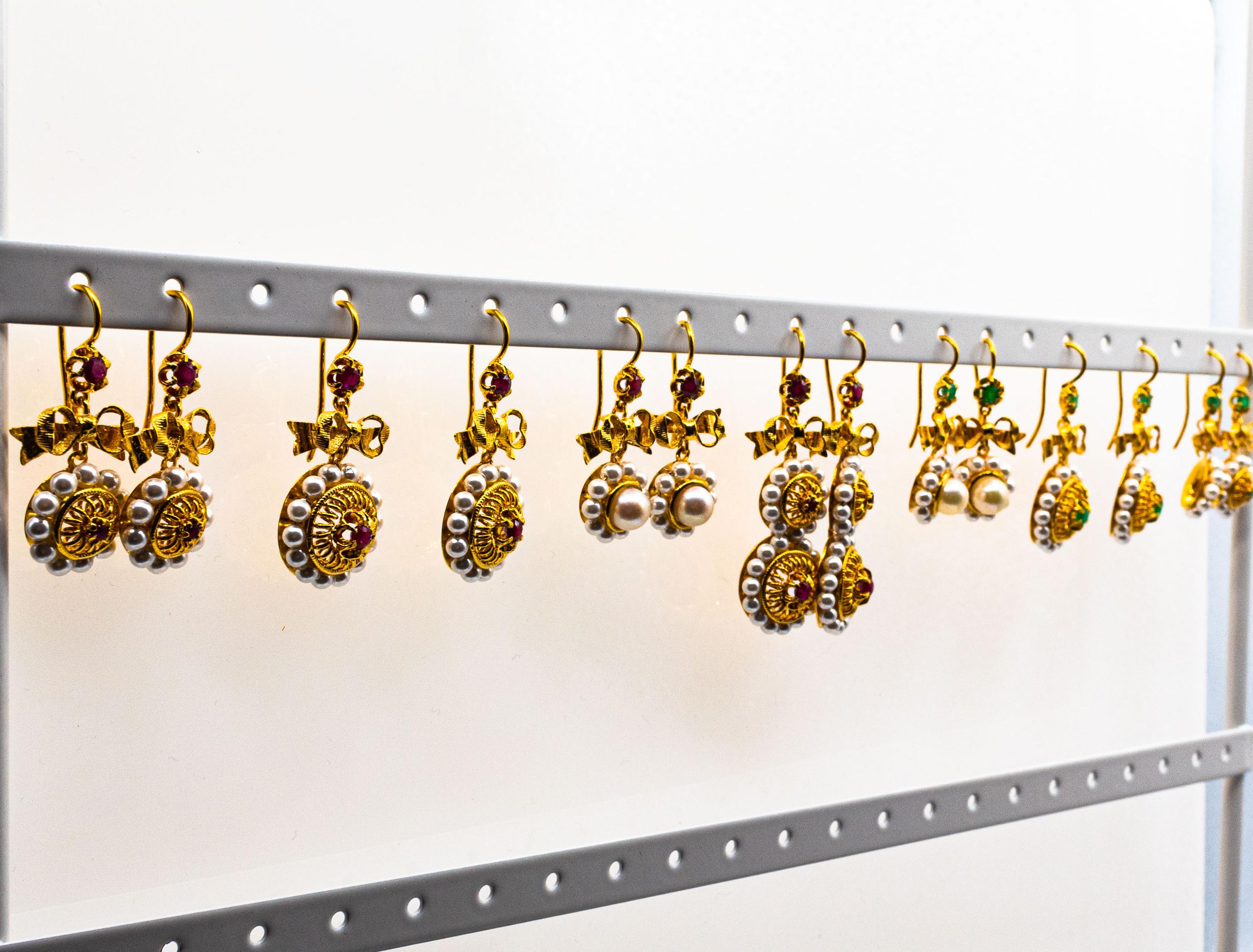 Boucles d'oreilles en goutte de style Art déco en or jaune avec micro-perles de 0.70 carat et rubis Unisexe en vente