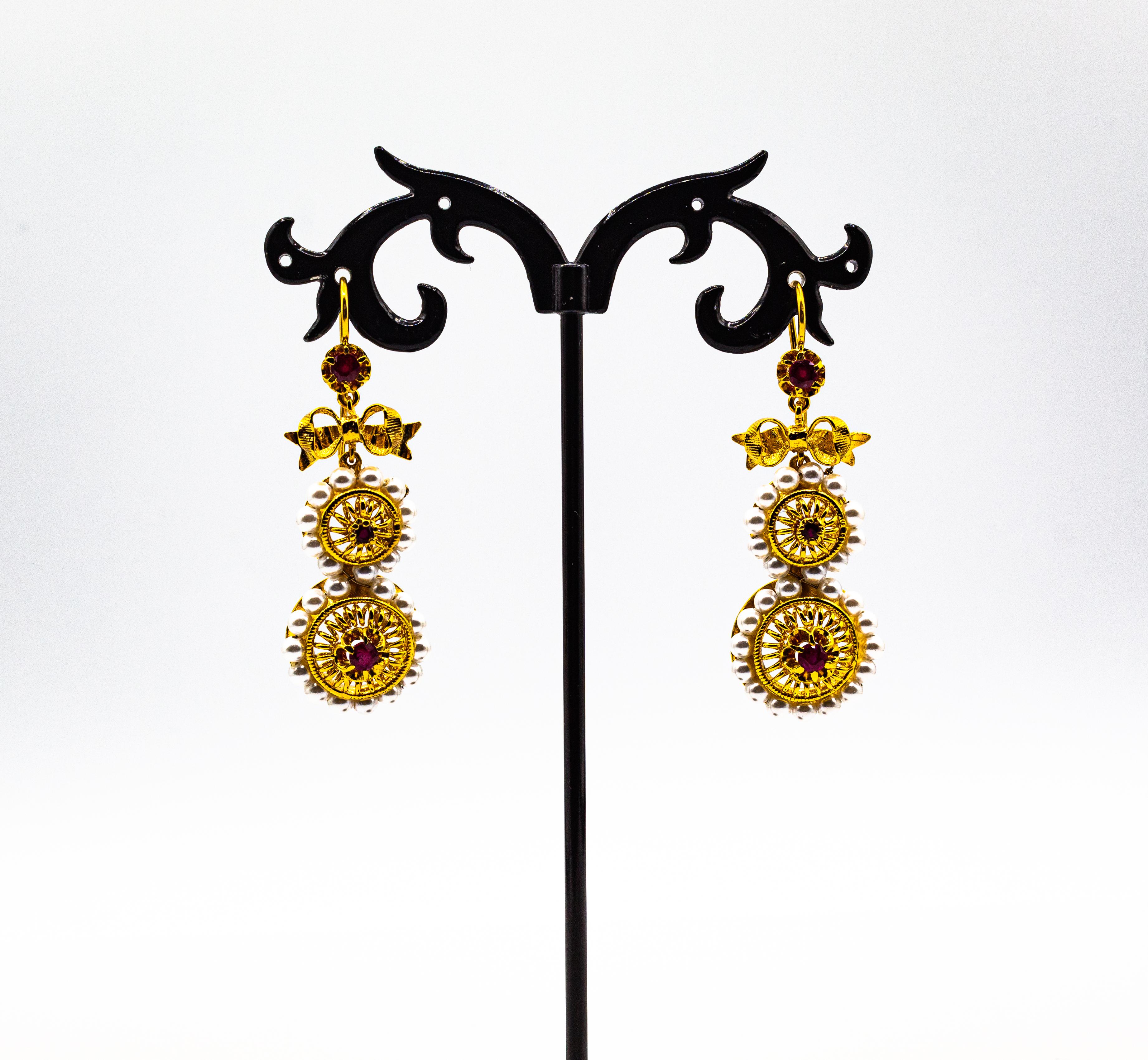 Orecchini a goccia in oro giallo con microperle da 1.00 carati e rubino in stile Art Deco in vendita 1