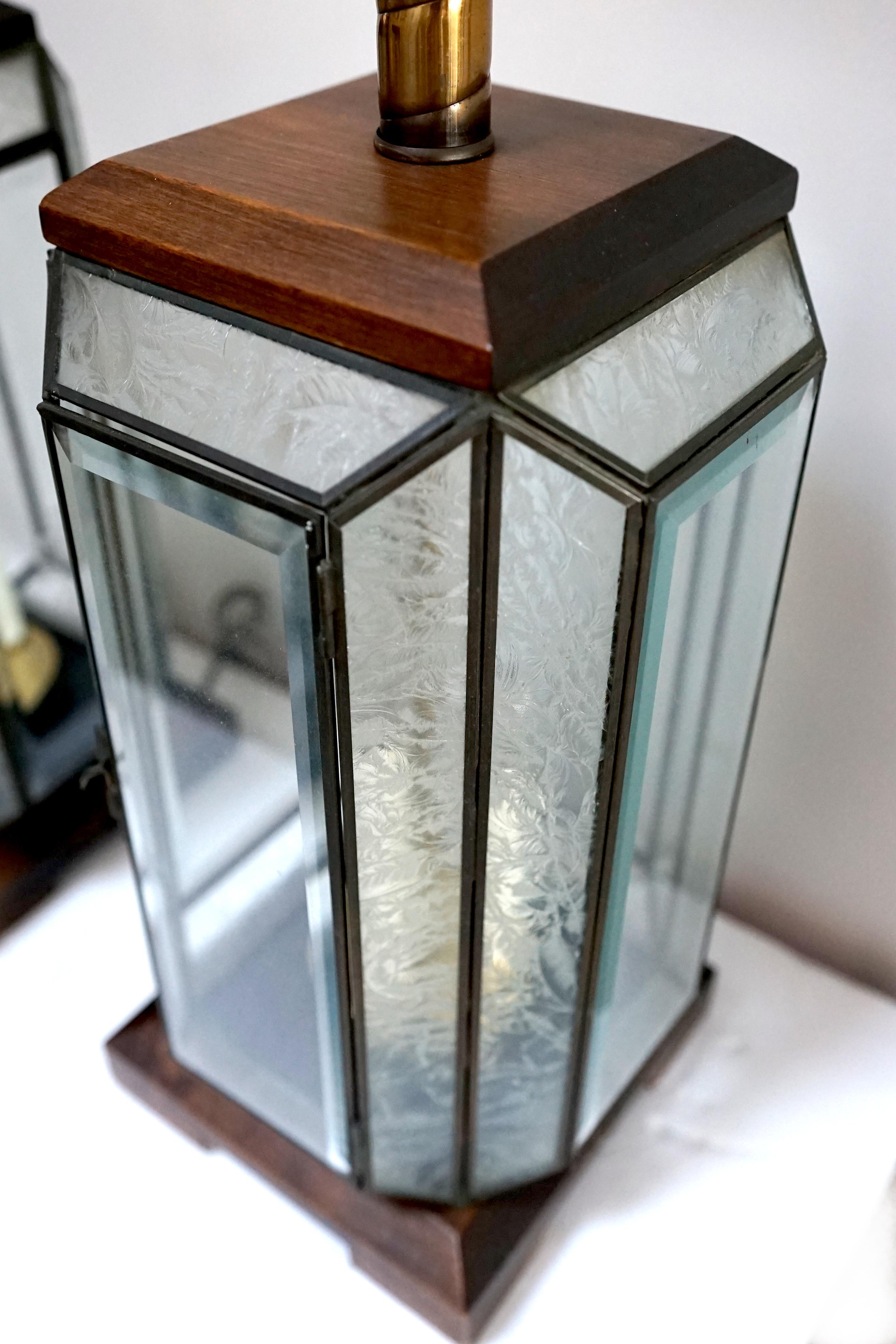 Beveled Art Deco Style Mid Century Etched Glass Lead Table Lantern Lamp For Sale