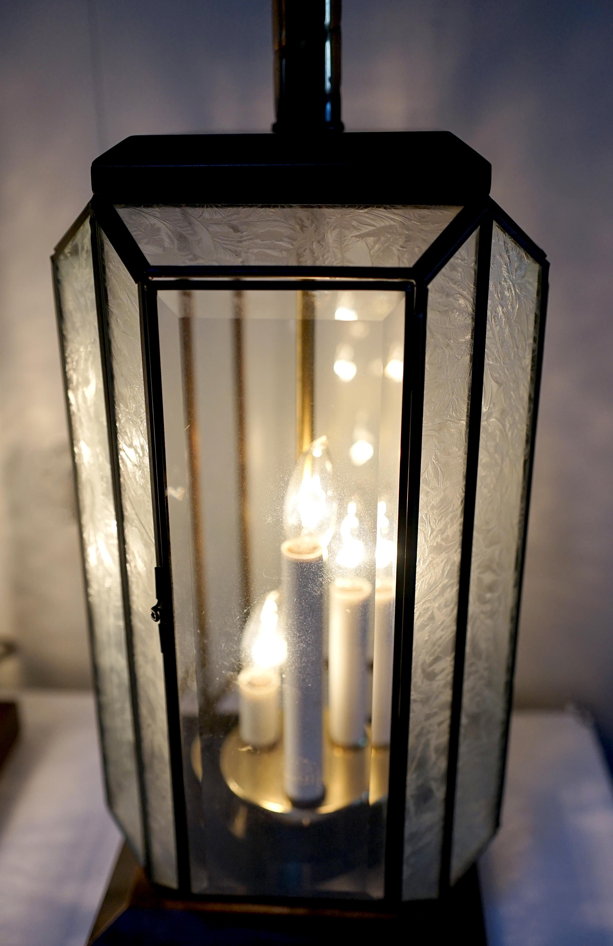 Art Deco Stil Mid Century Geätztes Glas Blei Tisch Laterne Lampe (20. Jahrhundert) im Angebot