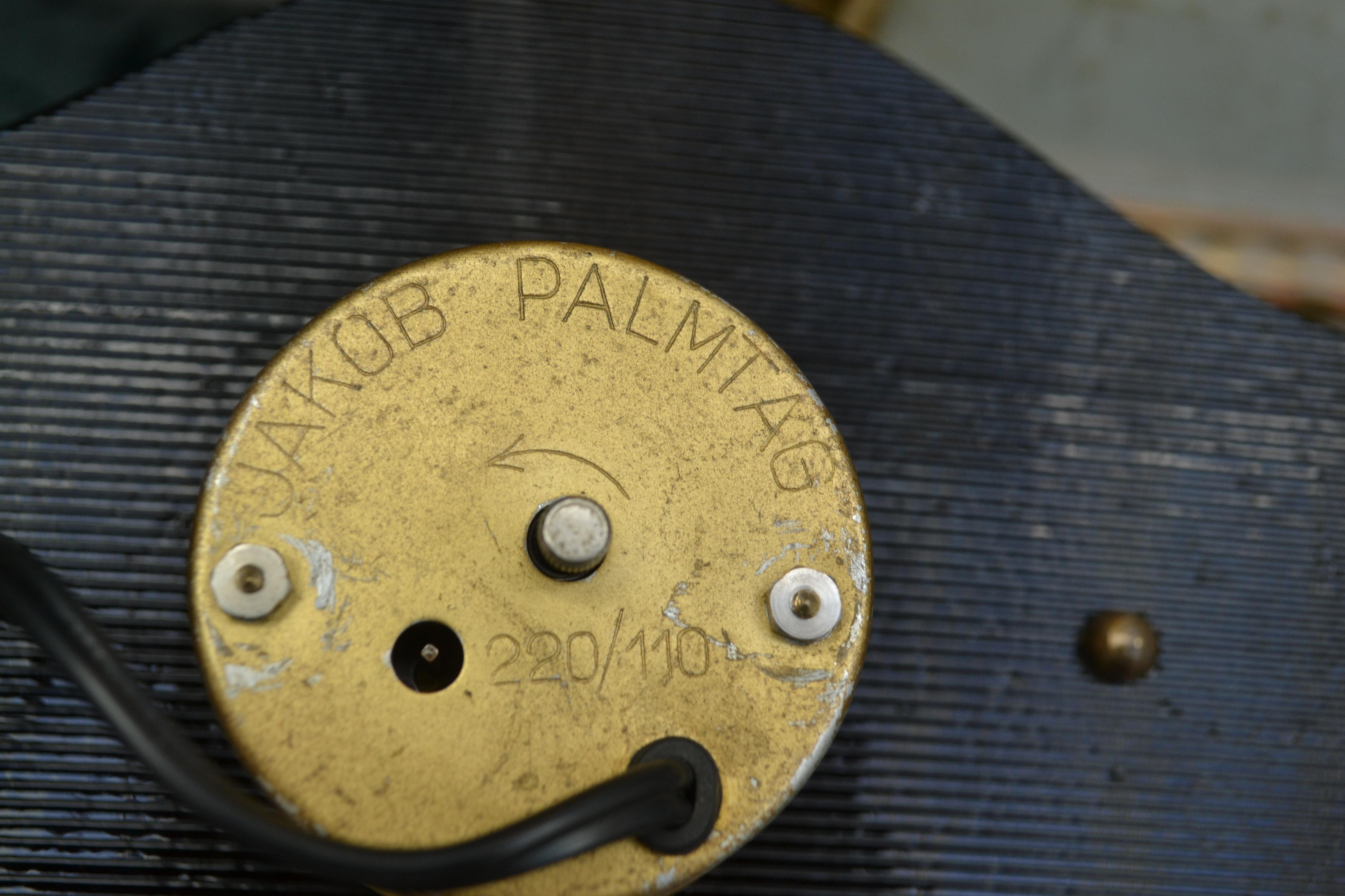 Horloge de bureau Art déco du milieu du siècle Jacob Palmtag en vente 1