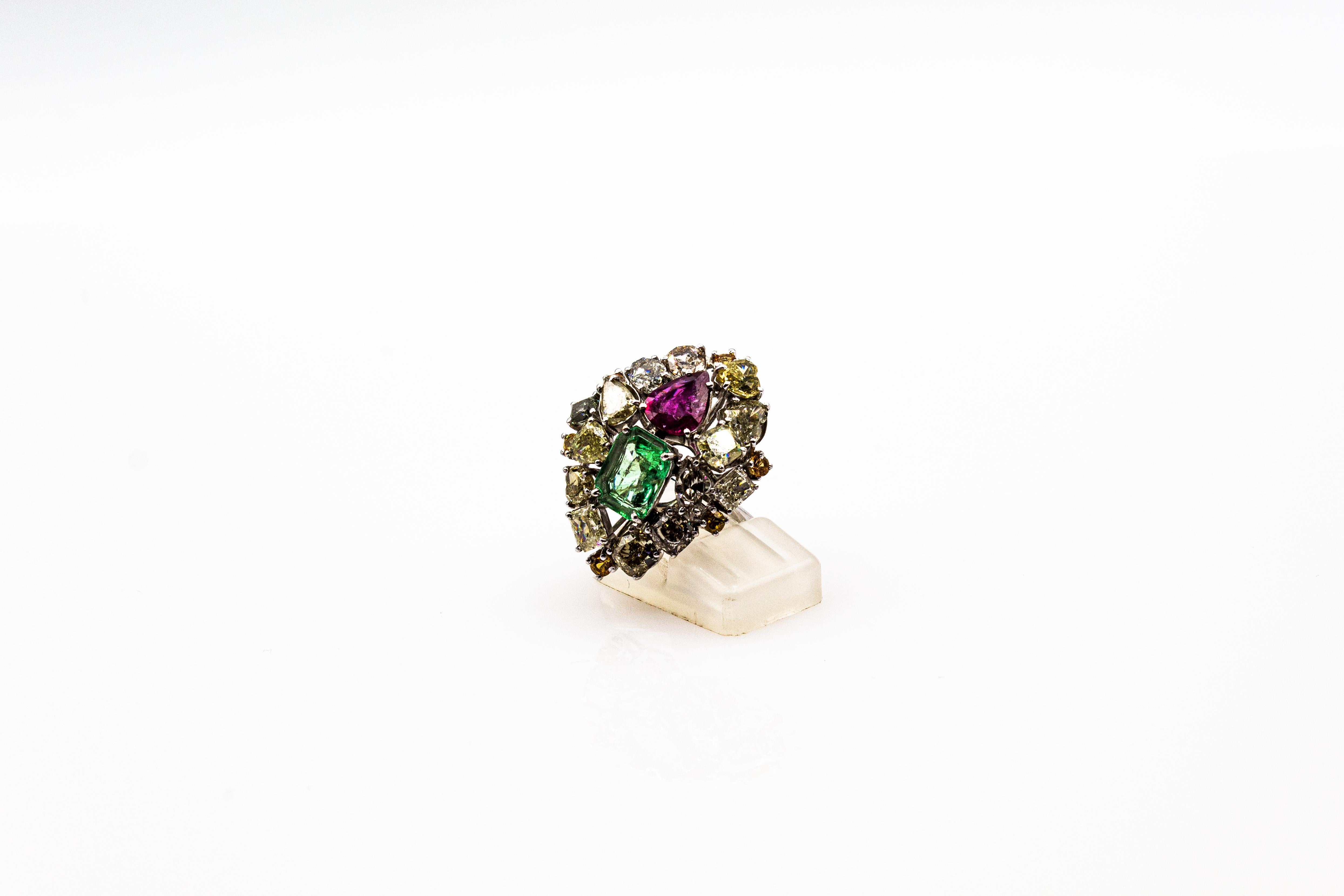 Art Deco Stil Gemischter Schliff Diamant Smaragd Birnenschliff Rubin Weißgold Cocktail Ring im Angebot 6