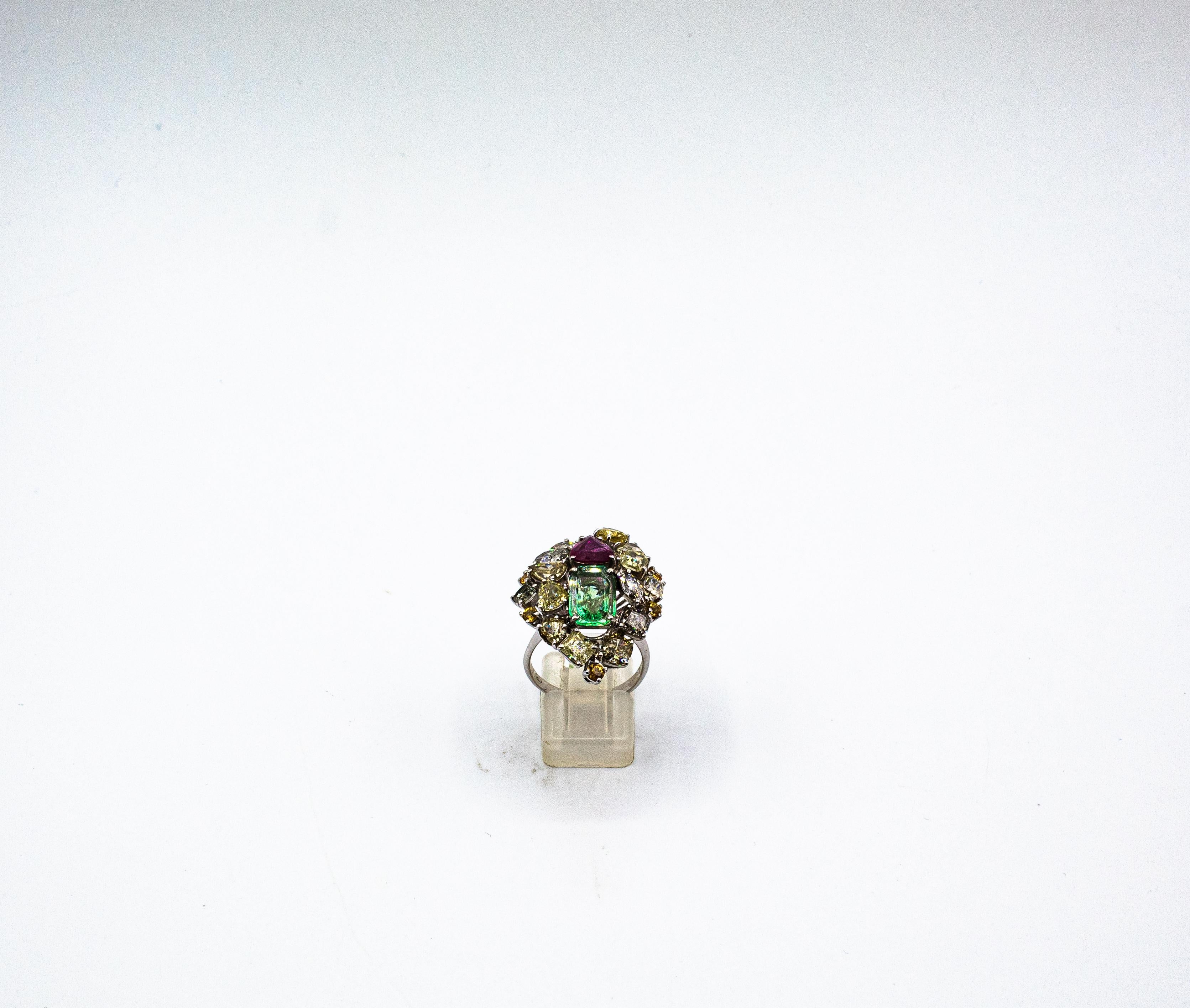 Art Deco Stil Gemischter Schliff Diamant Smaragd Birnenschliff Rubin Weißgold Cocktail Ring (Art déco) im Angebot