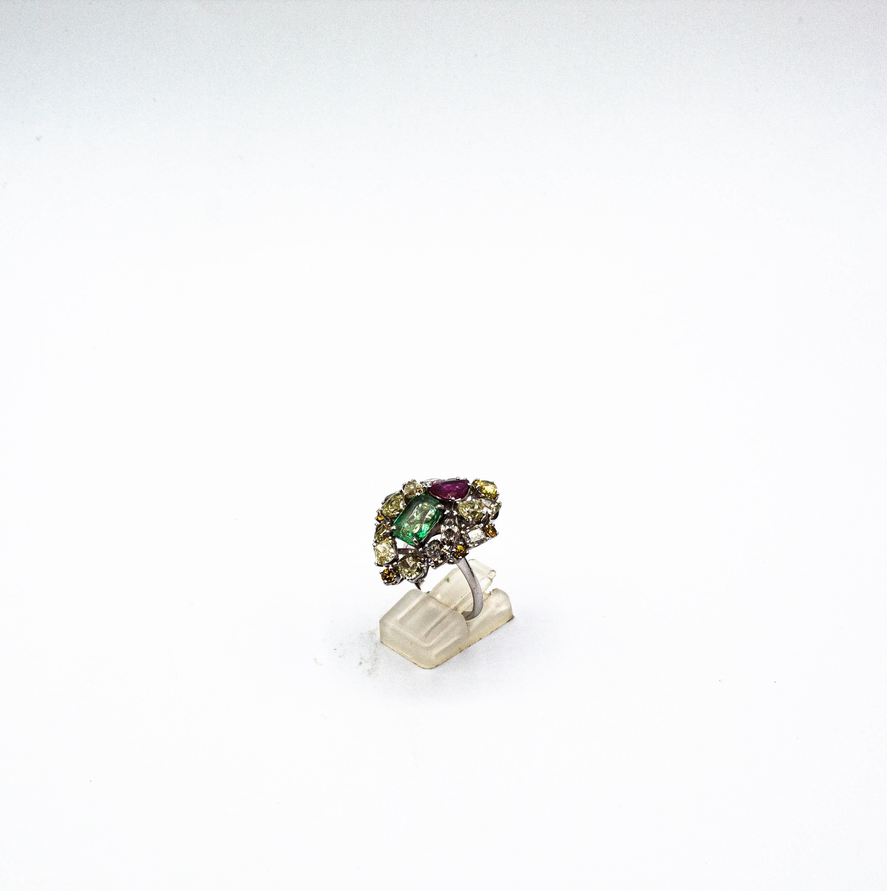 Art Deco Stil Gemischter Schliff Diamant Smaragd Birnenschliff Rubin Weißgold Cocktail Ring für Damen oder Herren im Angebot
