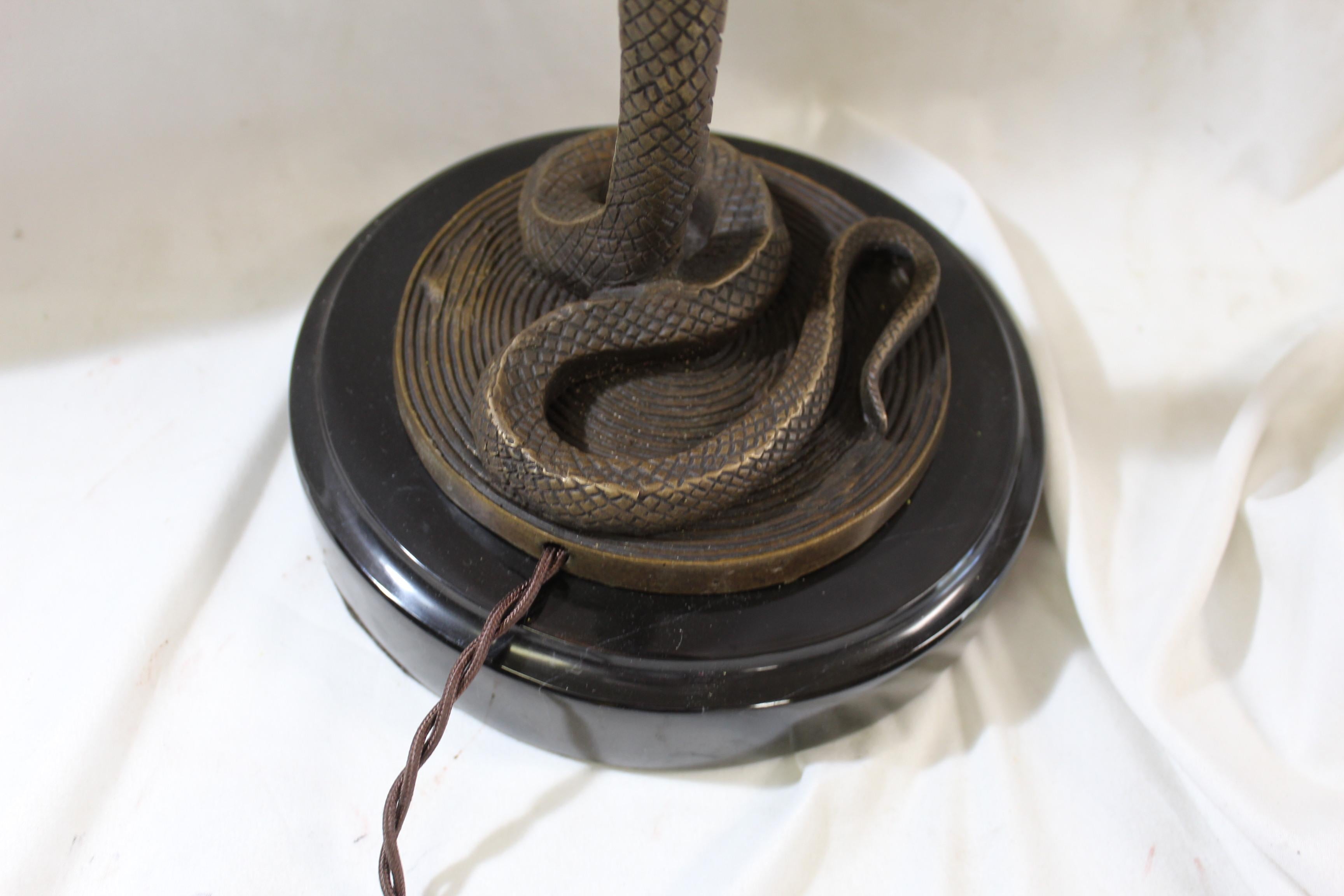 Estilo Art Deco , Moderno , Lámparas Serpiente , Bronce  Par Siglo XXI y contemporáneo en venta