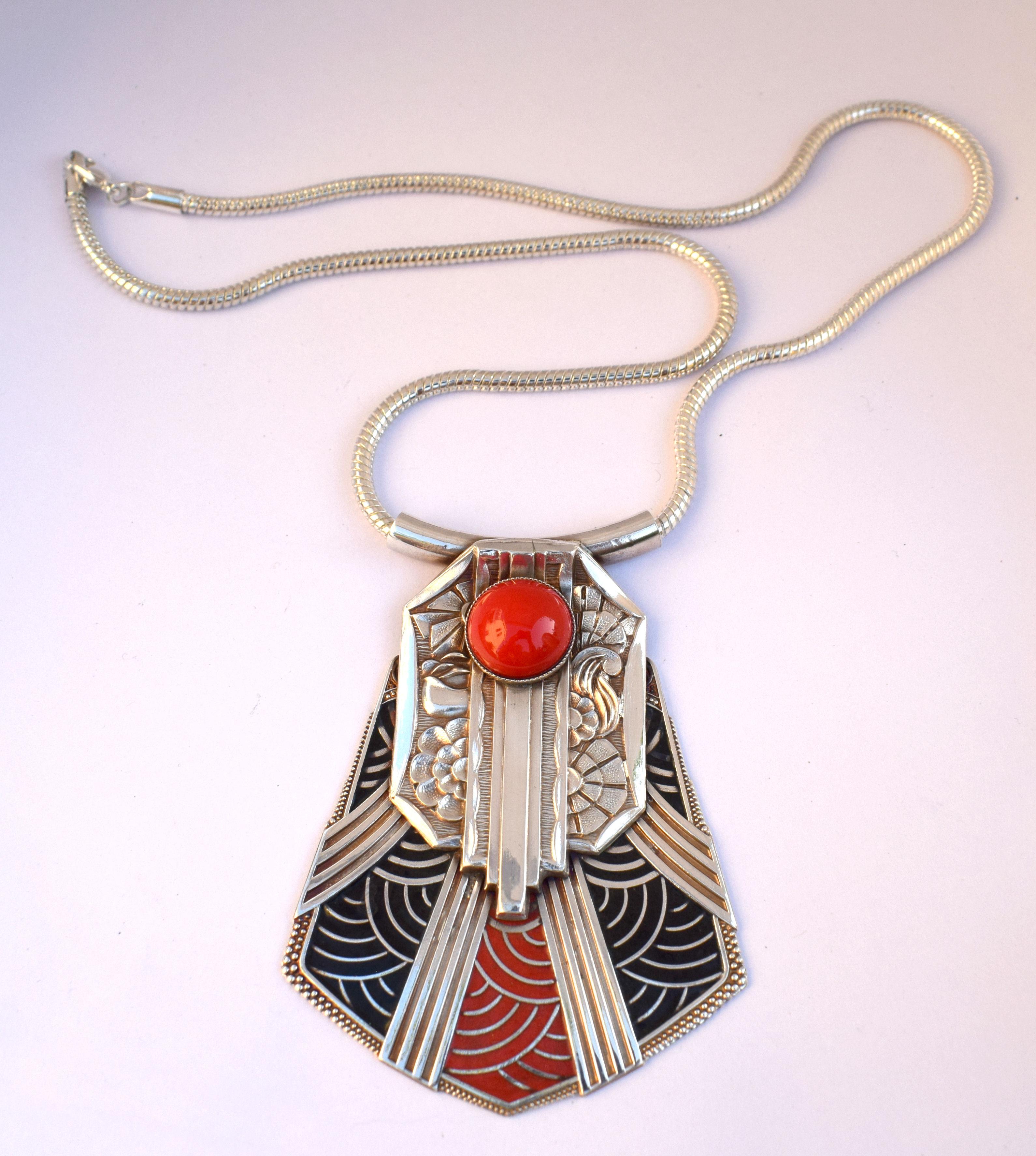 Art Deco Style Modernist Silver Plated and Enamel Necklace For Sale 2