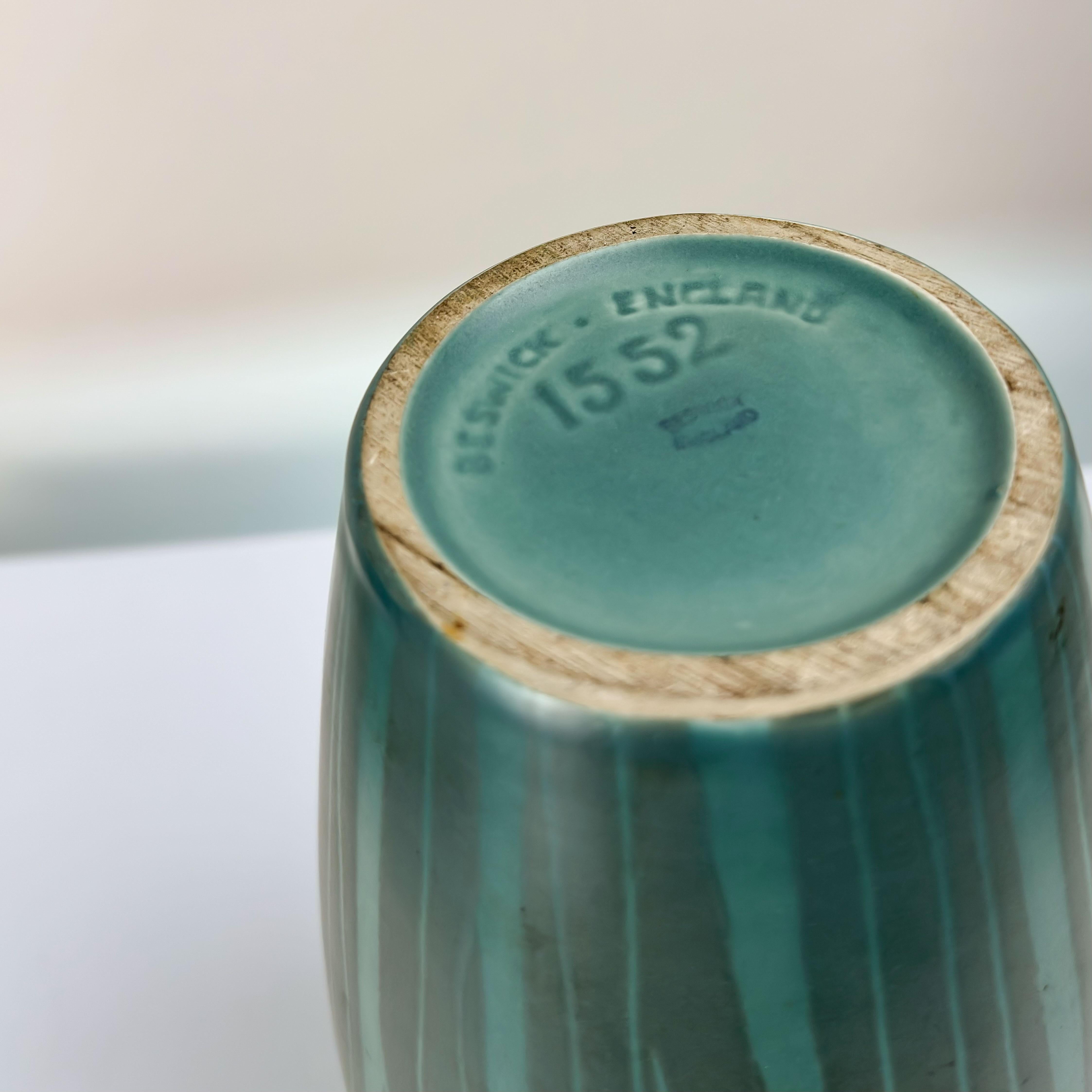 Türkis-grüne und grüne modernistische Keramikvase von Beswick, England, ca. 1950er Jahre (20. Jahrhundert) im Angebot