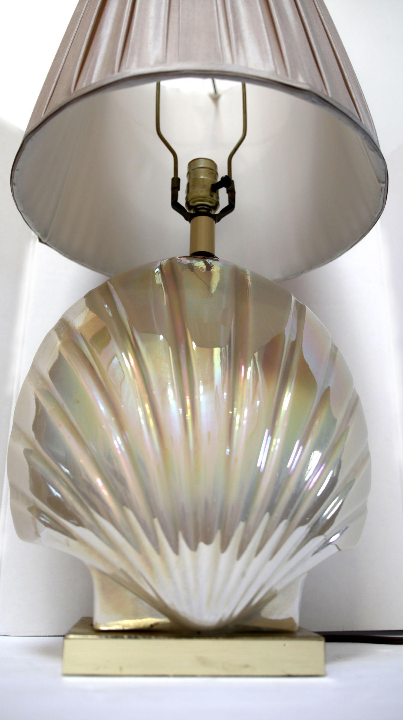 Art Deco Style Mother of Pearl Tone Table Lamp with Pleated Shade In Good Condition For Sale In Lomita, CA