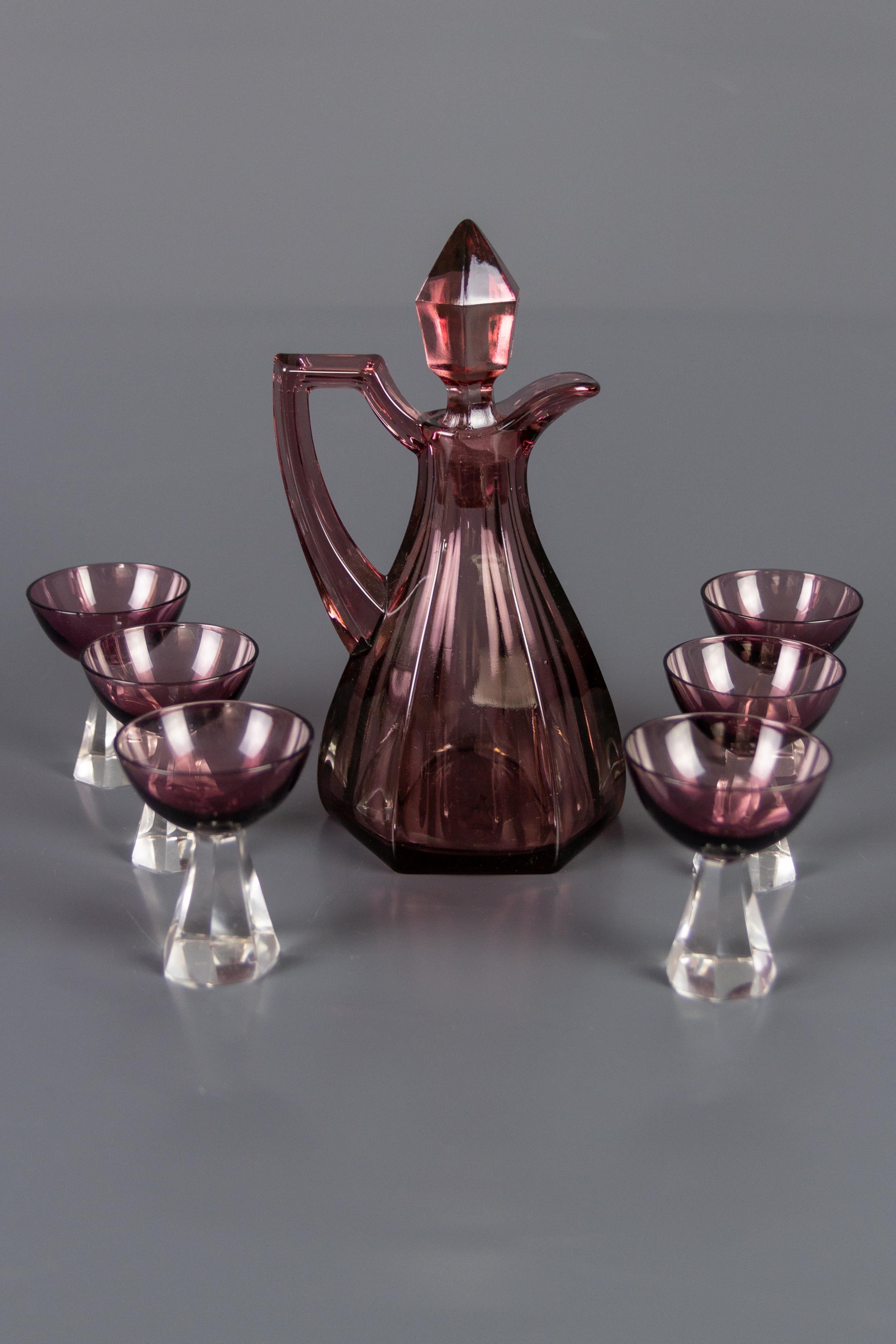 Art Deco Style Mulberry Color Glass Decanter and Six Glasses Set For Sale 3