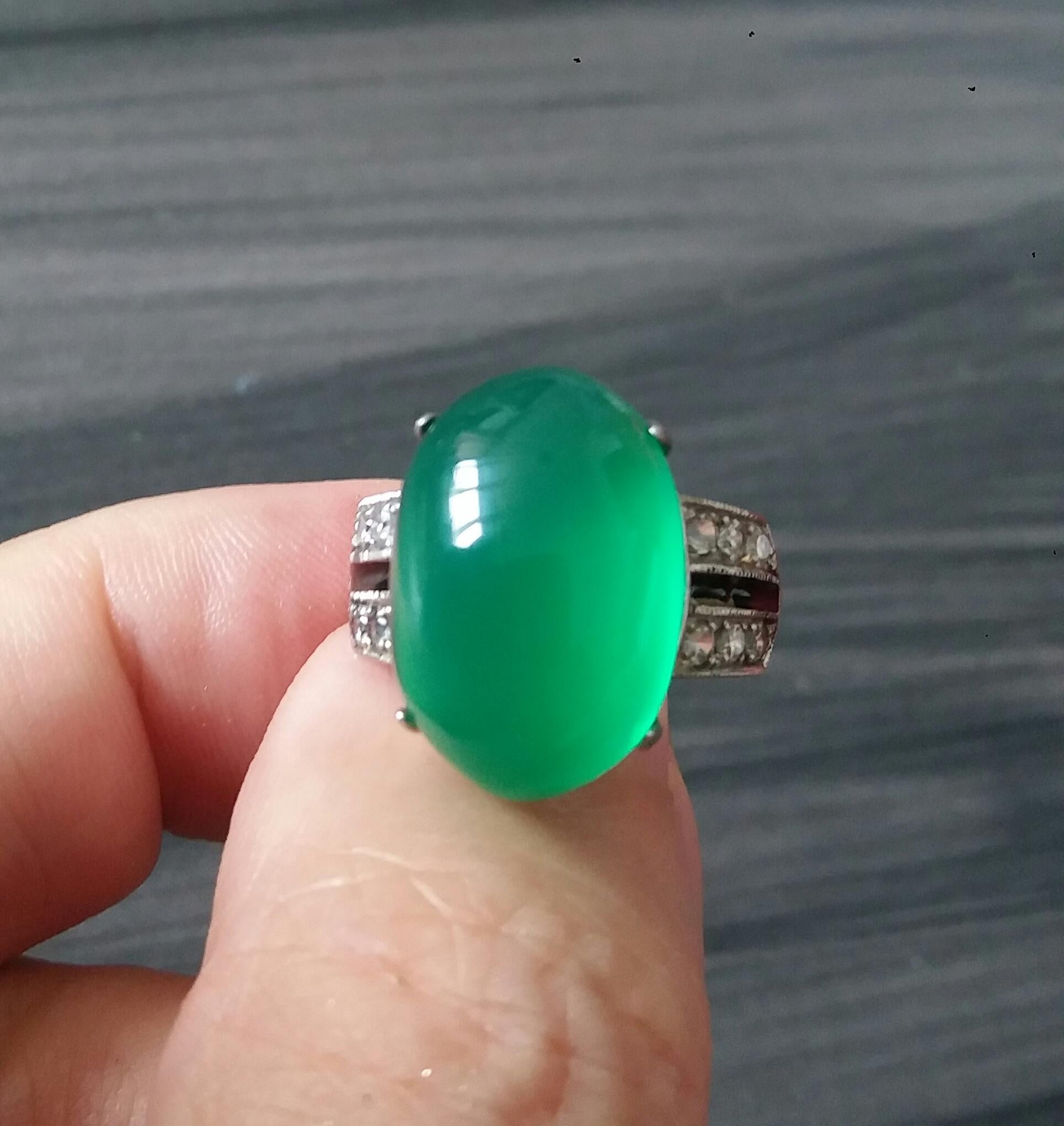 Art Deco Style Natural Green Onyx Cab Gold Diamonds Black Enamel Cocktail Ring For Sale 5