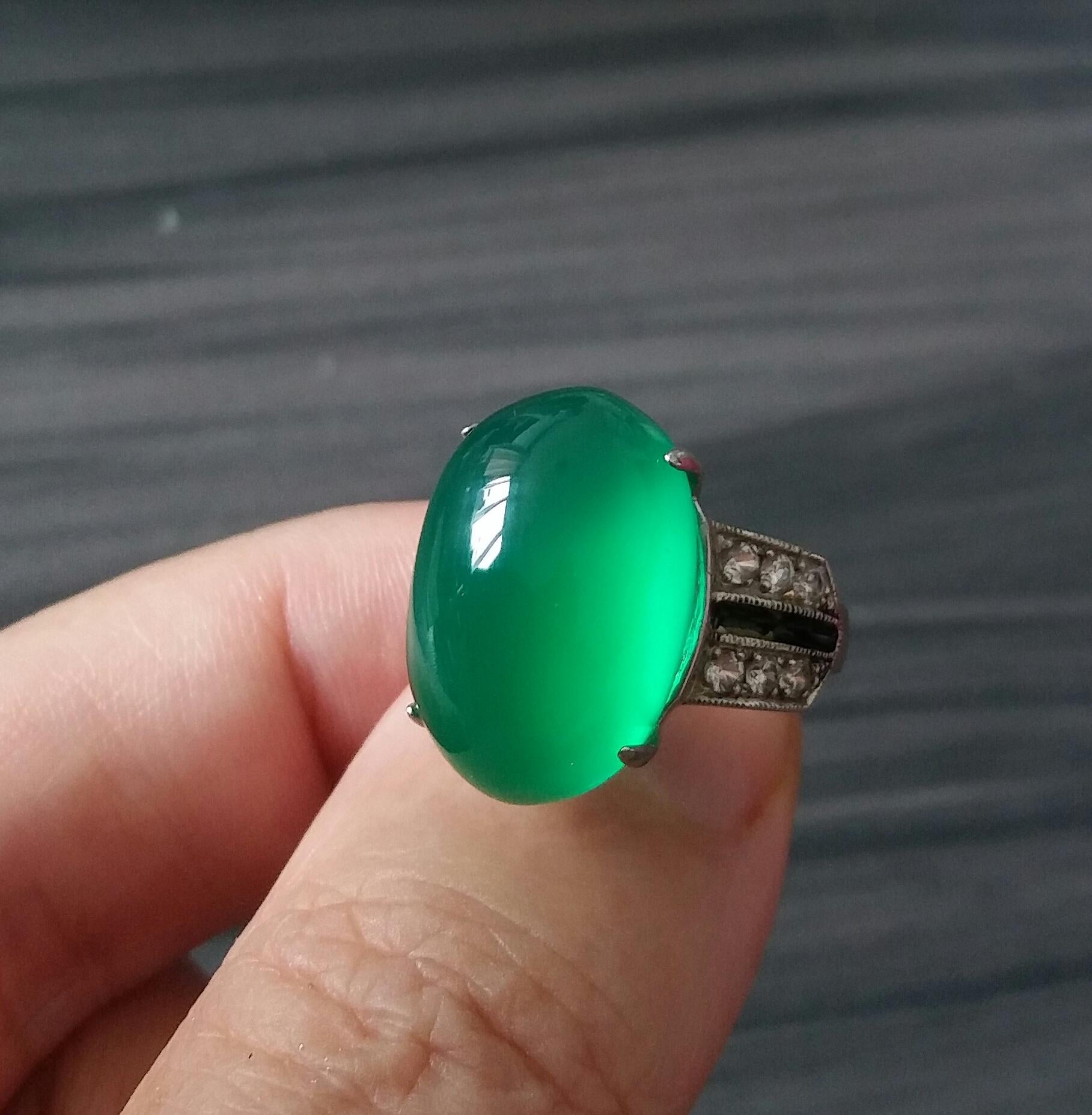 Art Deco Style Natural Green Onyx Cab Gold Diamonds Black Enamel Cocktail Ring For Sale 6