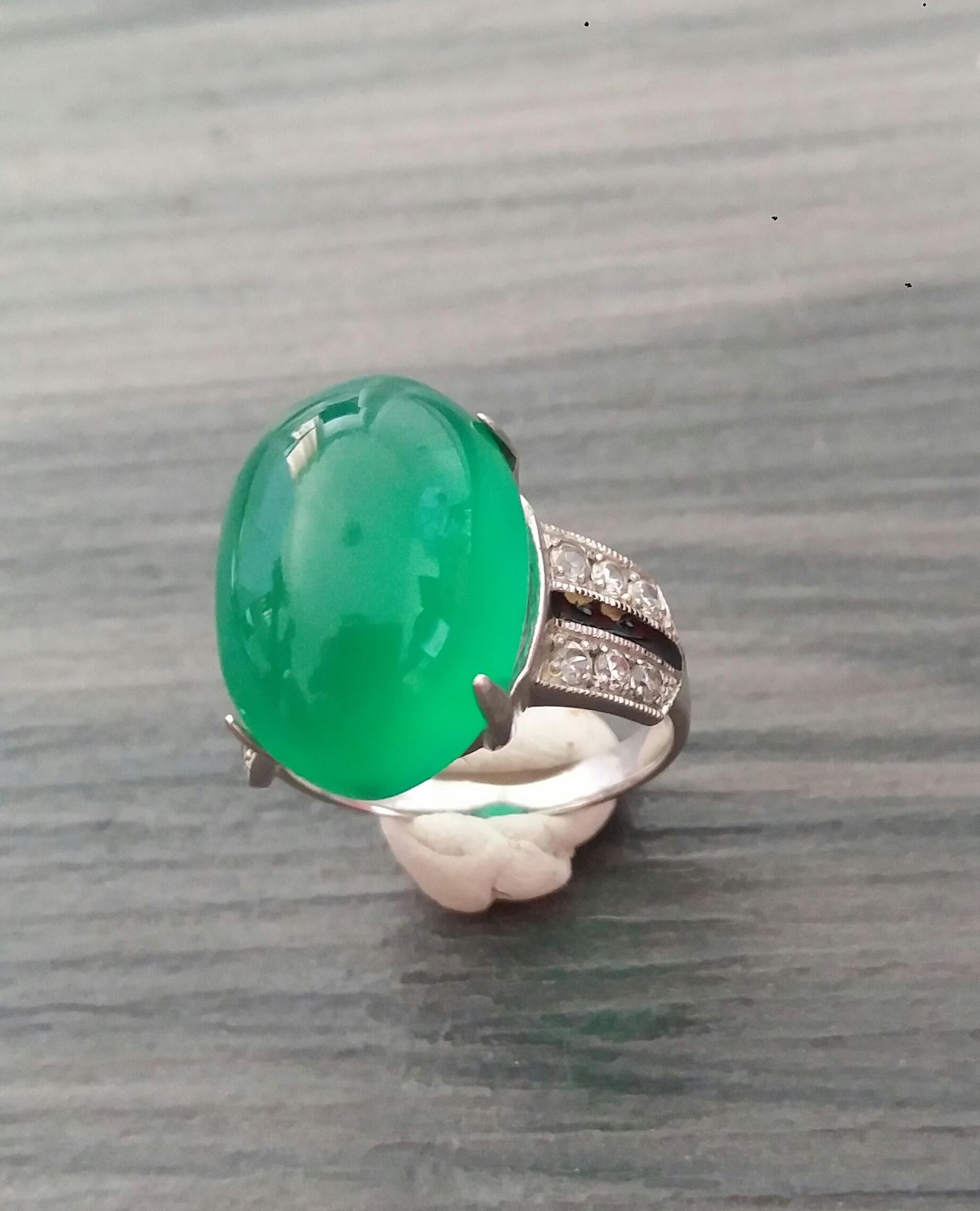 Art Deco Style Natural Green Onyx Cab Gold Diamonds Black Enamel Cocktail Ring In Excellent Condition For Sale In Bangkok, TH