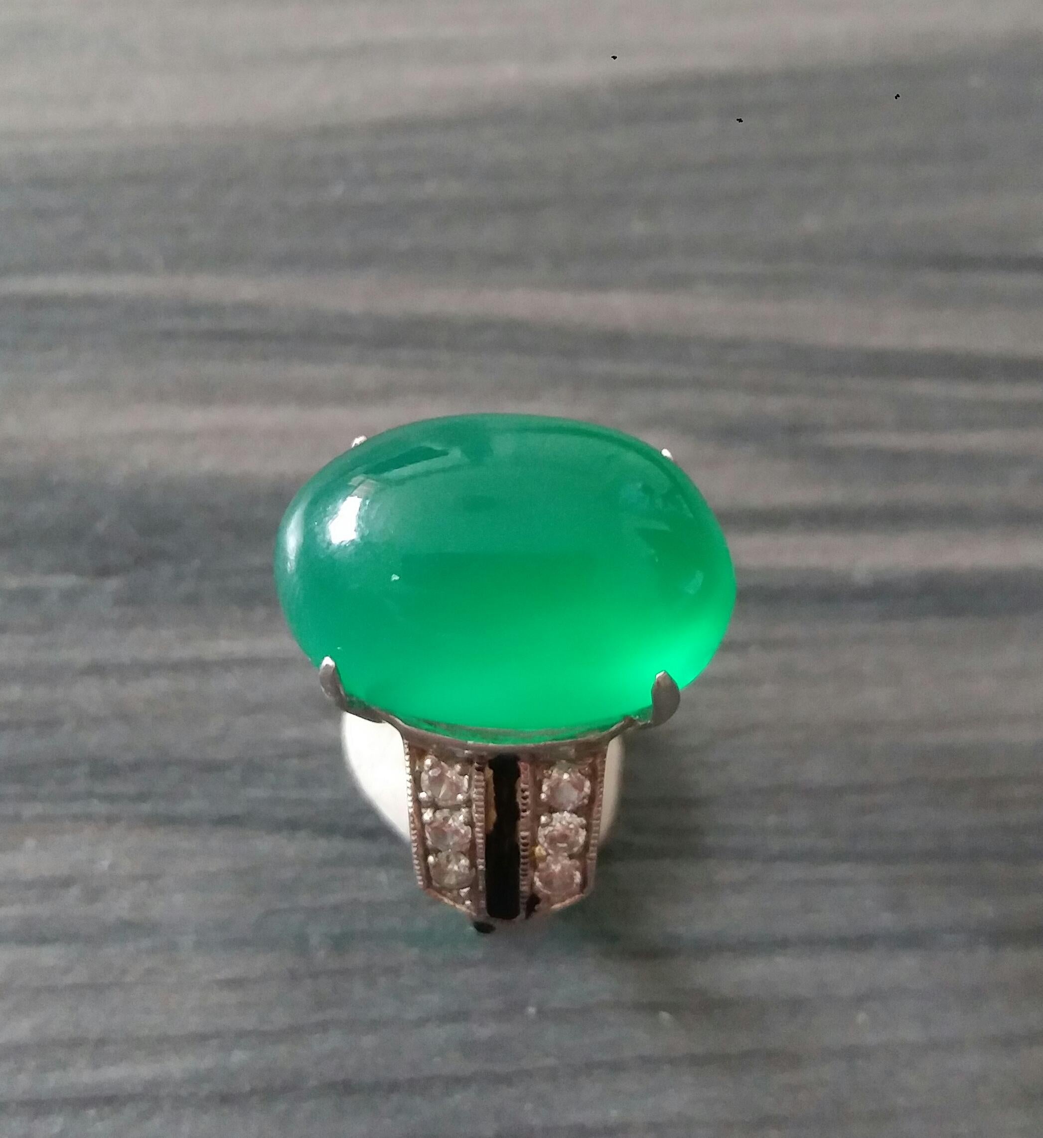 Art Deco Style Natural Green Onyx Cab Gold Diamonds Black Enamel Cocktail Ring For Sale 1