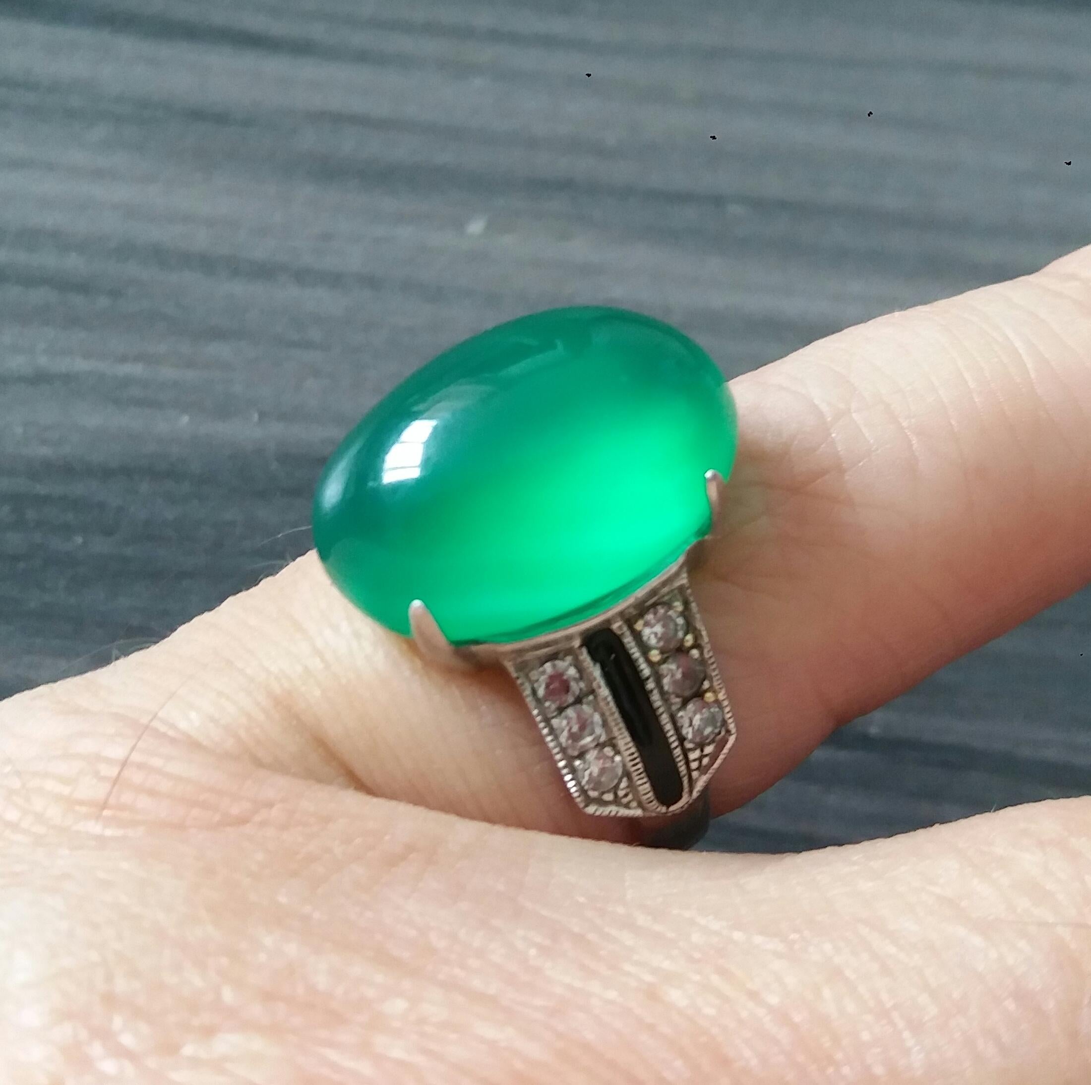 Art Deco Style Natural Green Onyx Cab Gold Diamonds Black Enamel Cocktail Ring For Sale 2